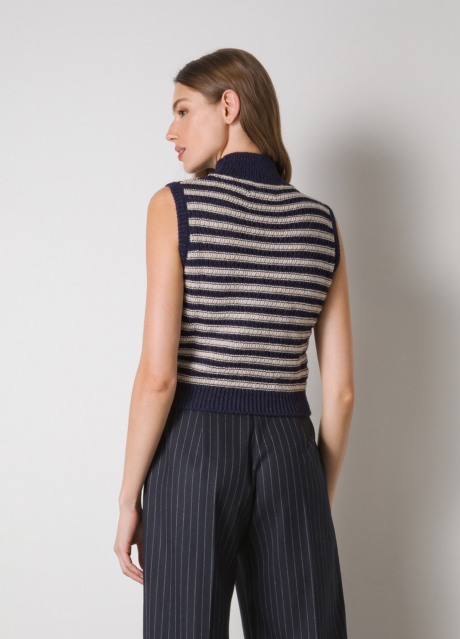 Sleeveless tricot in alpaca wool blend 