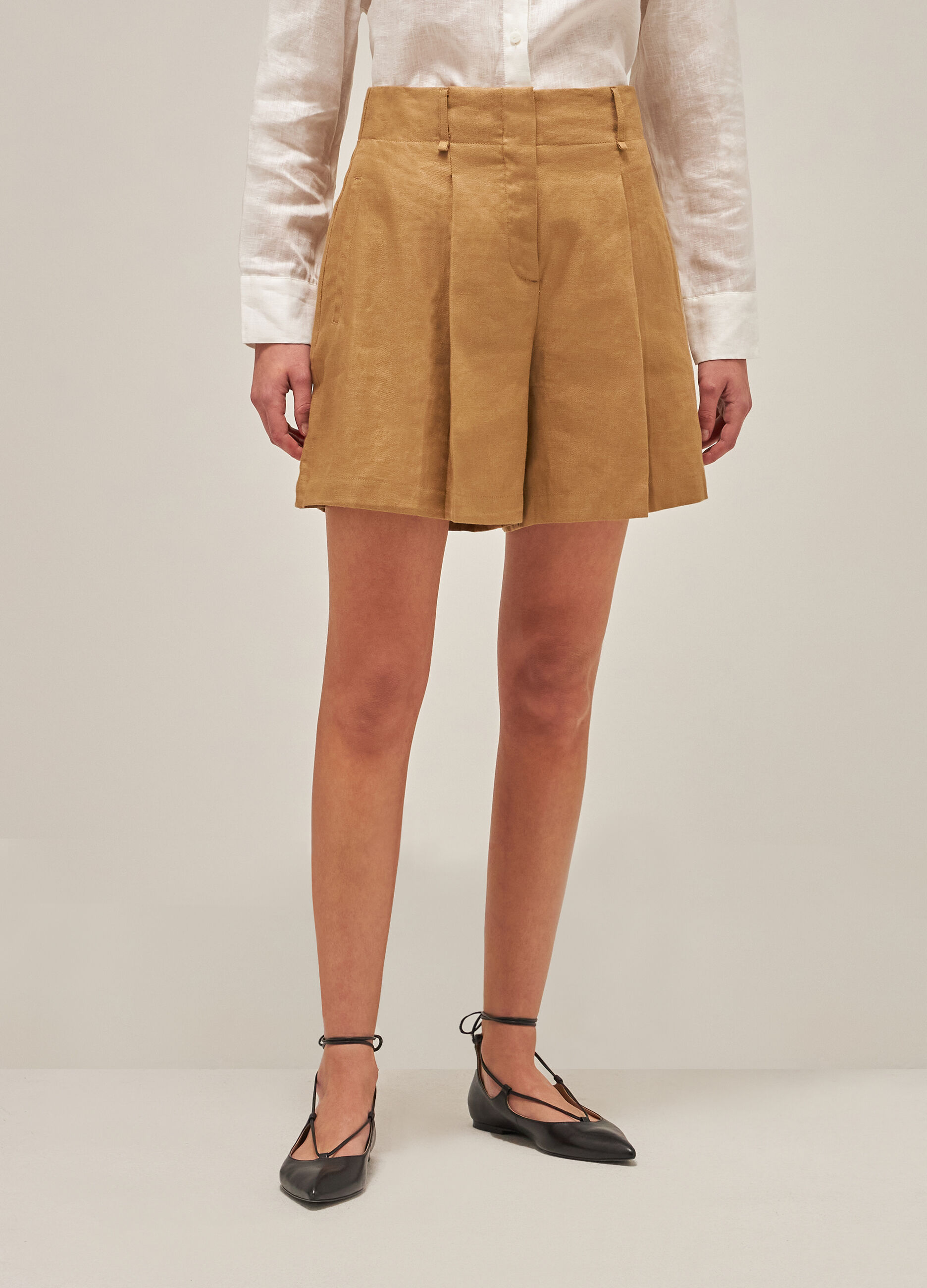 Ochre linen Bermuda shorts with pleats_1
