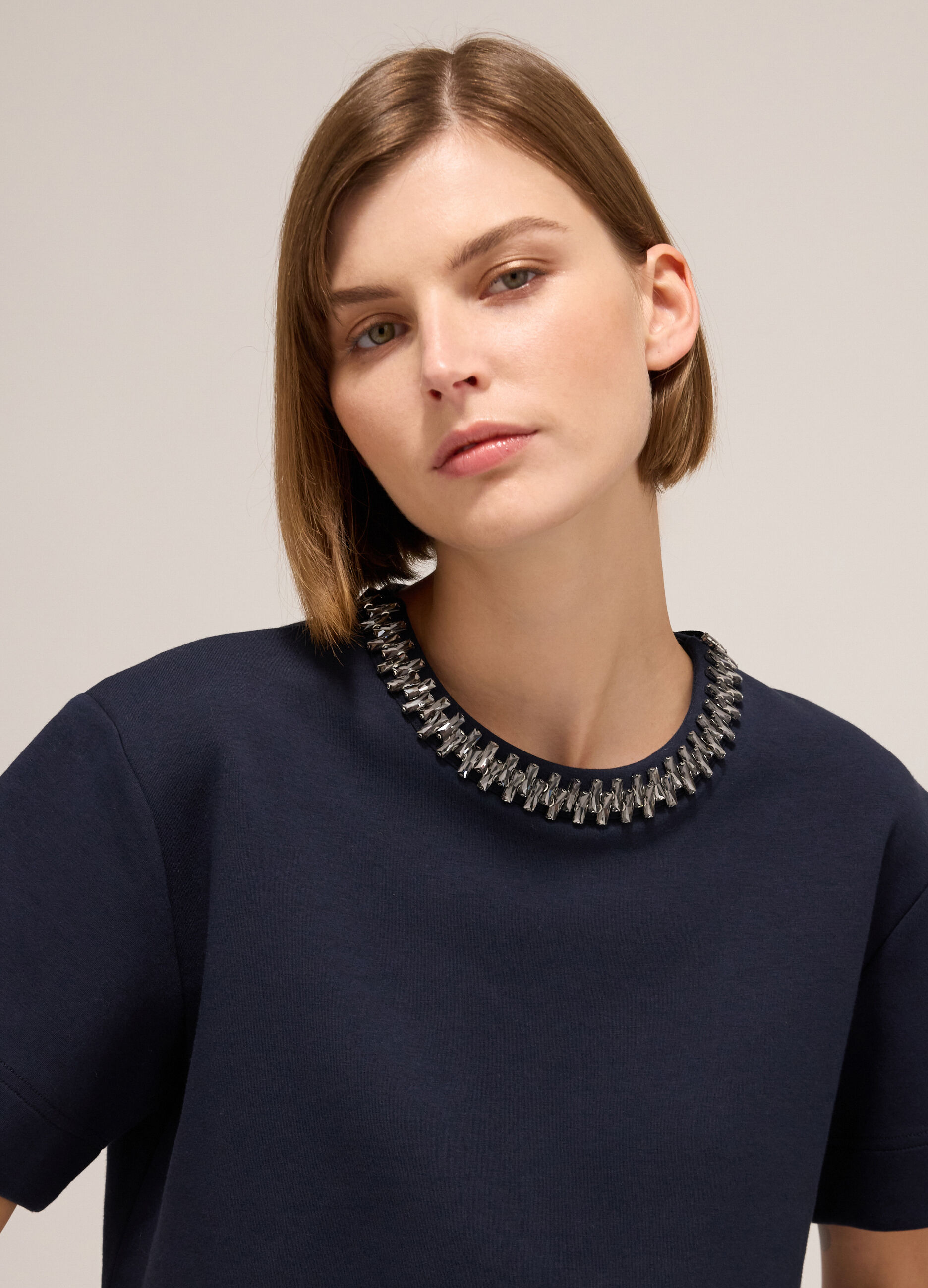 Top with short sleeves and diamantés