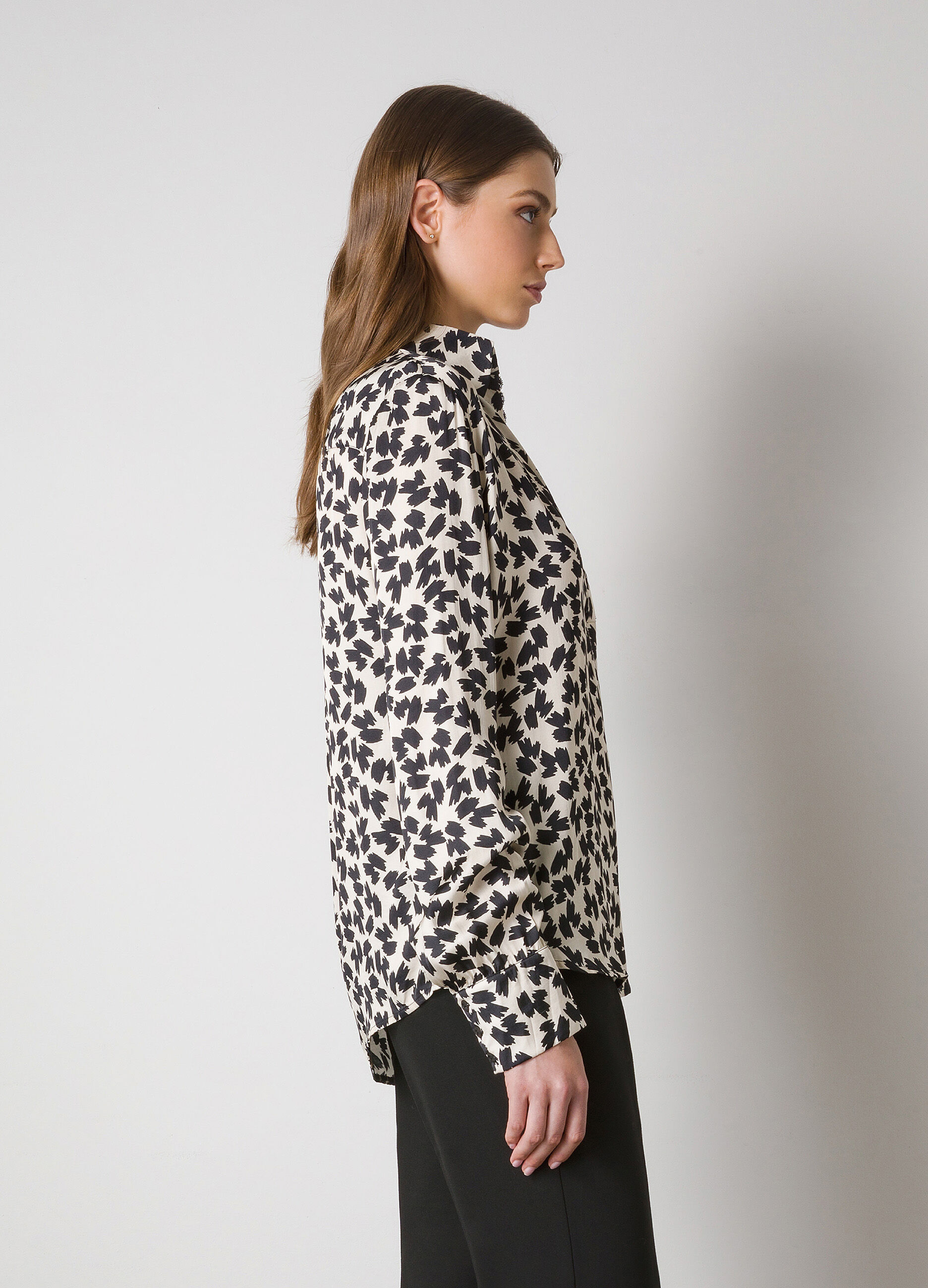 V-neck blouse 