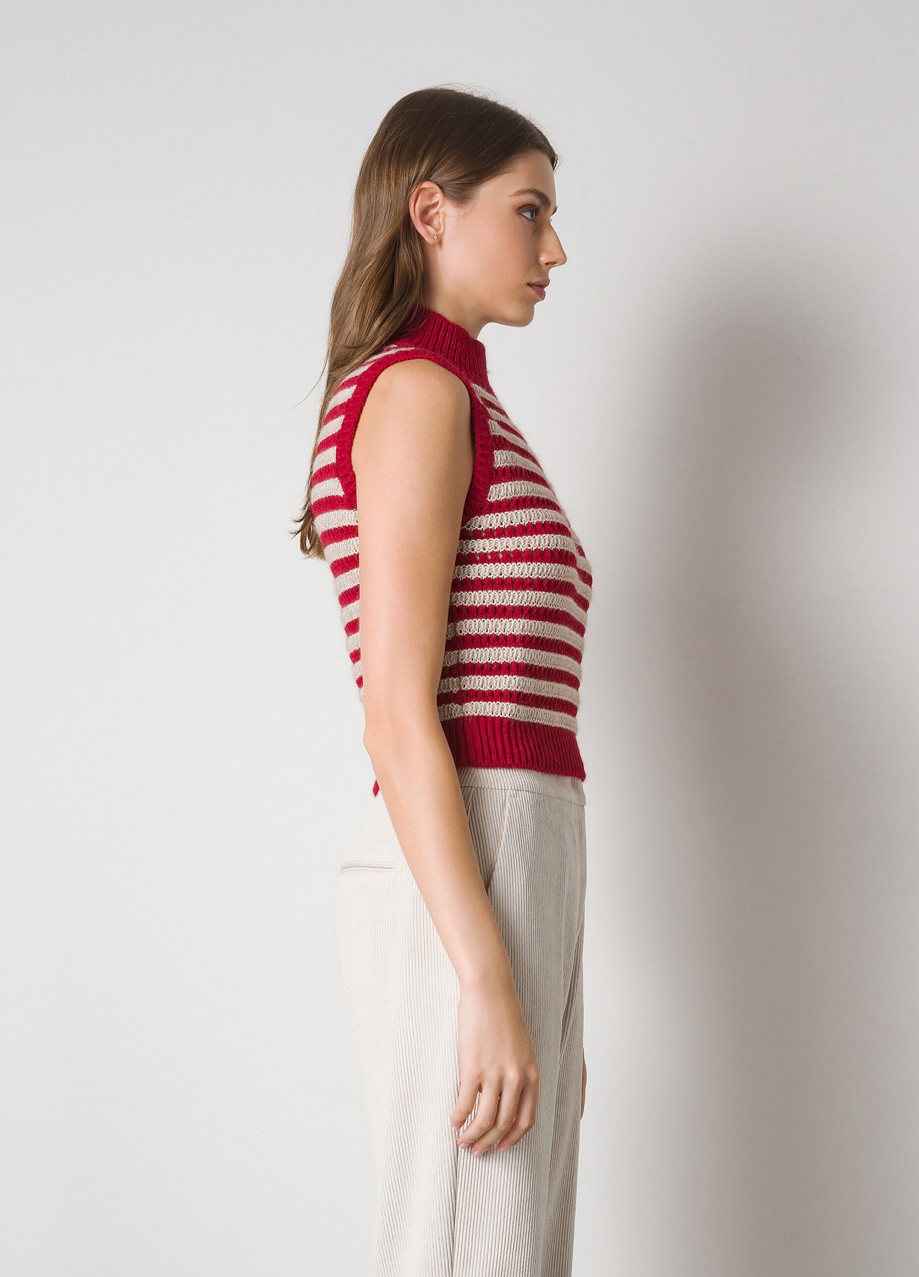 Sleeveless tricot in alpaca wool blend 