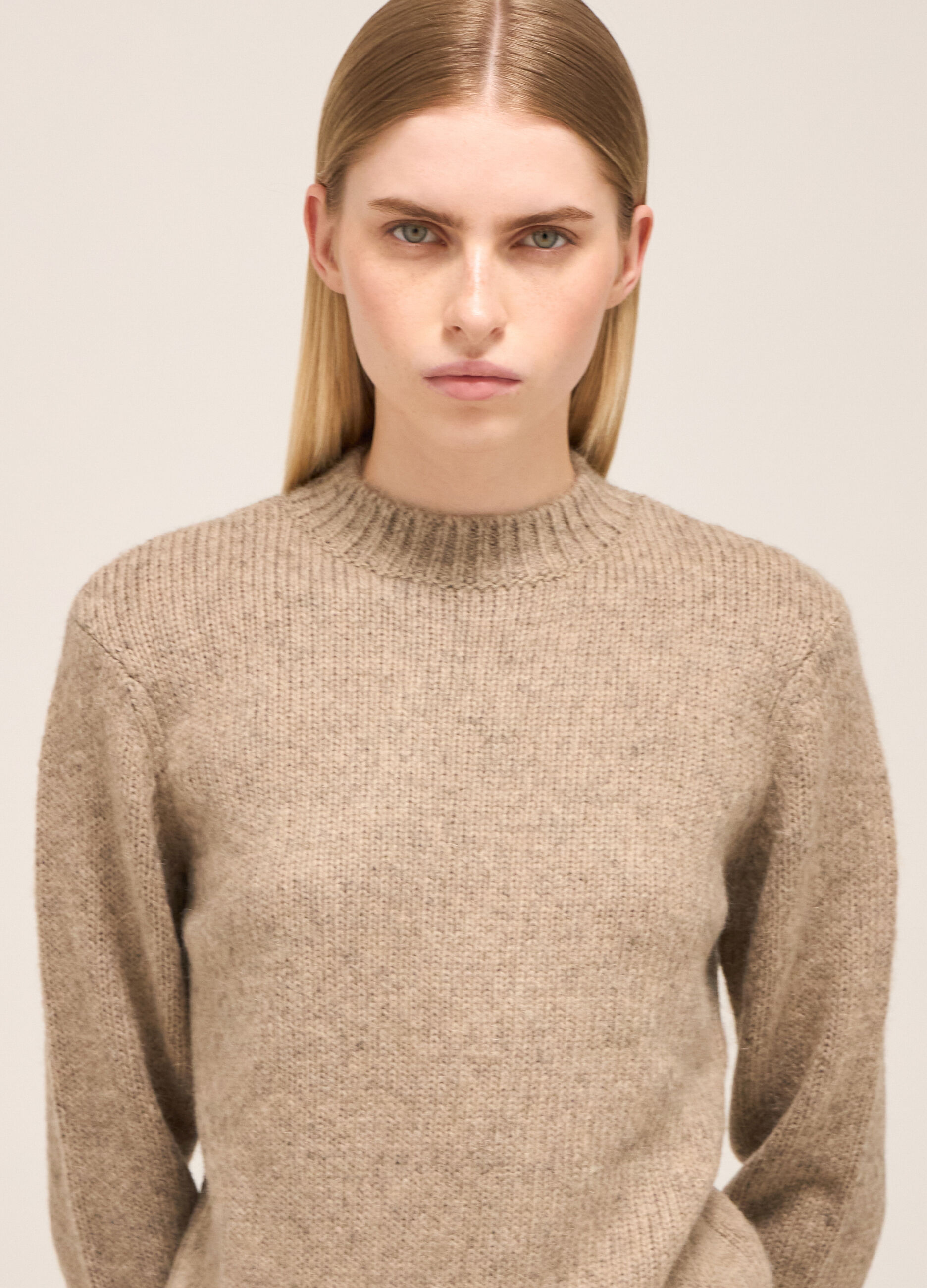 Knitted sweater with round neck in alpaca, wool and cotton