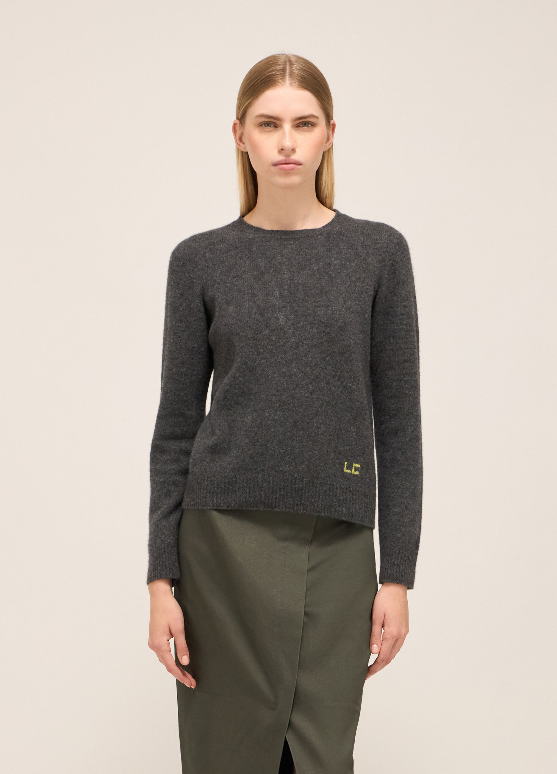 Knitted sweater with round neck in cashmere and merino wool
