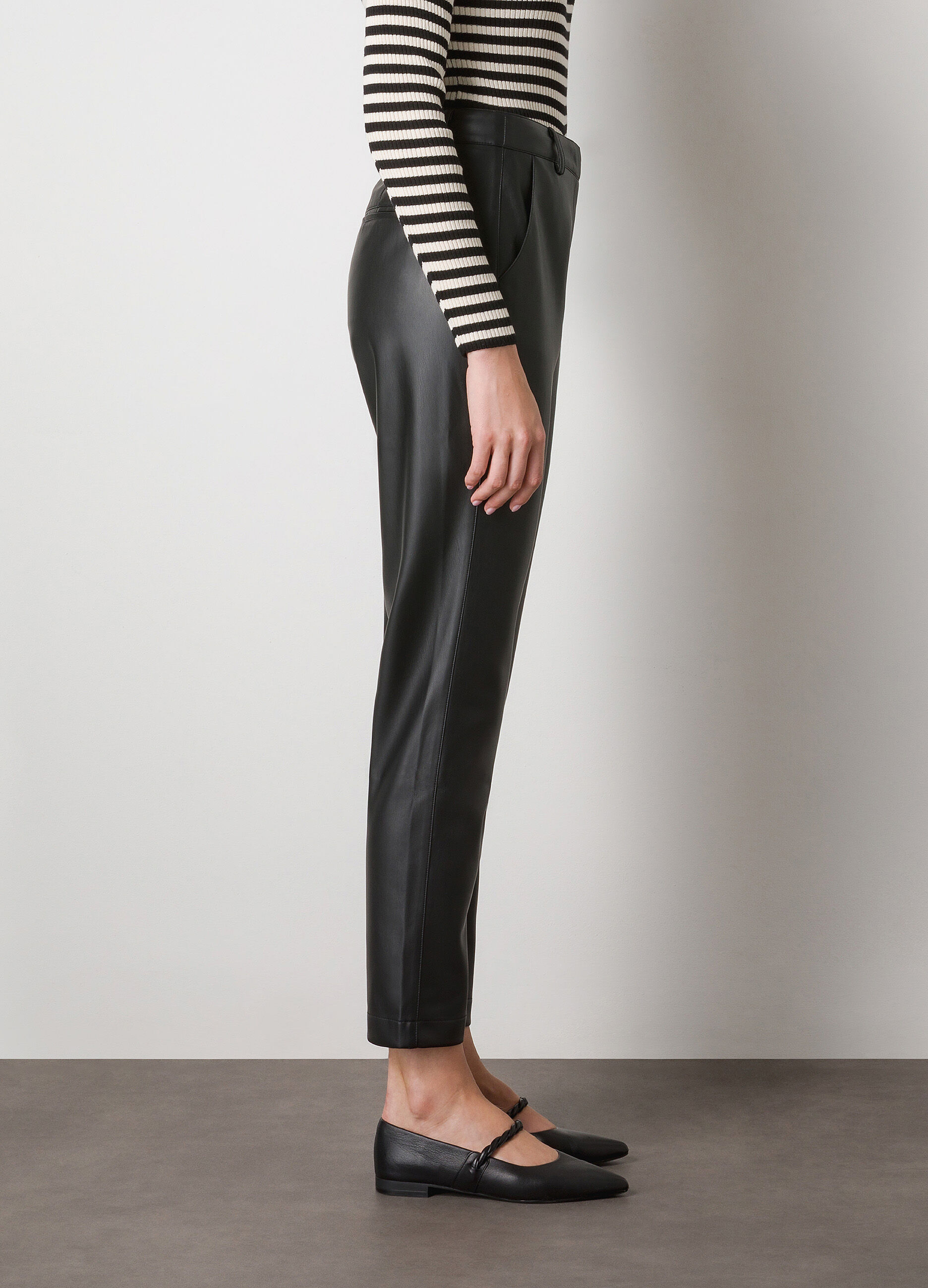 Faux leather trousers_3