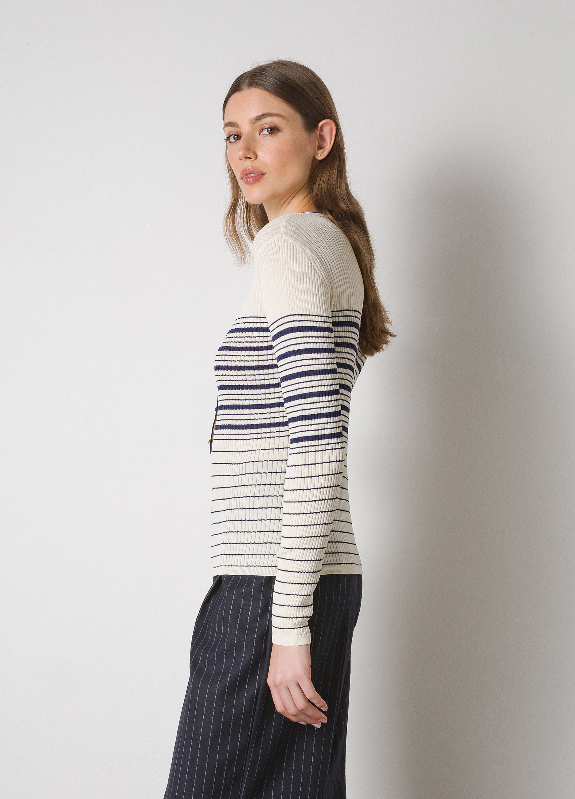 Striped ribbed tricot with buttons
