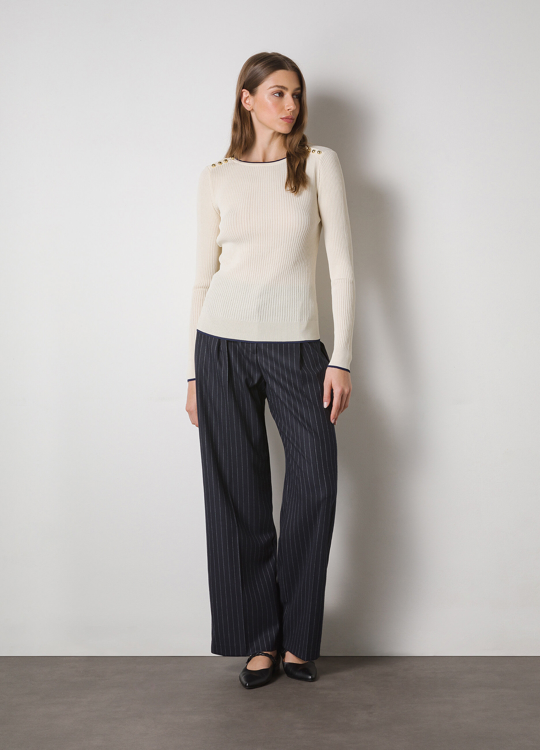 Ribbed tricot with buttons