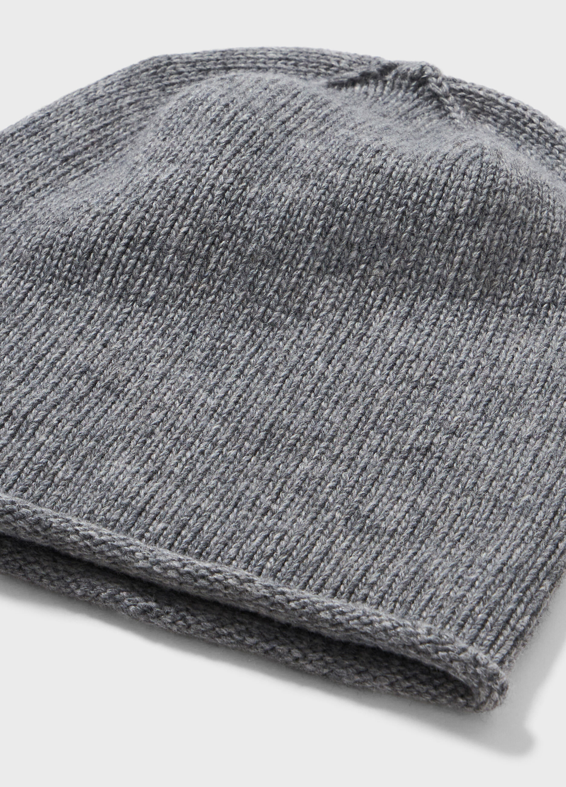 Soft hat in wool blend