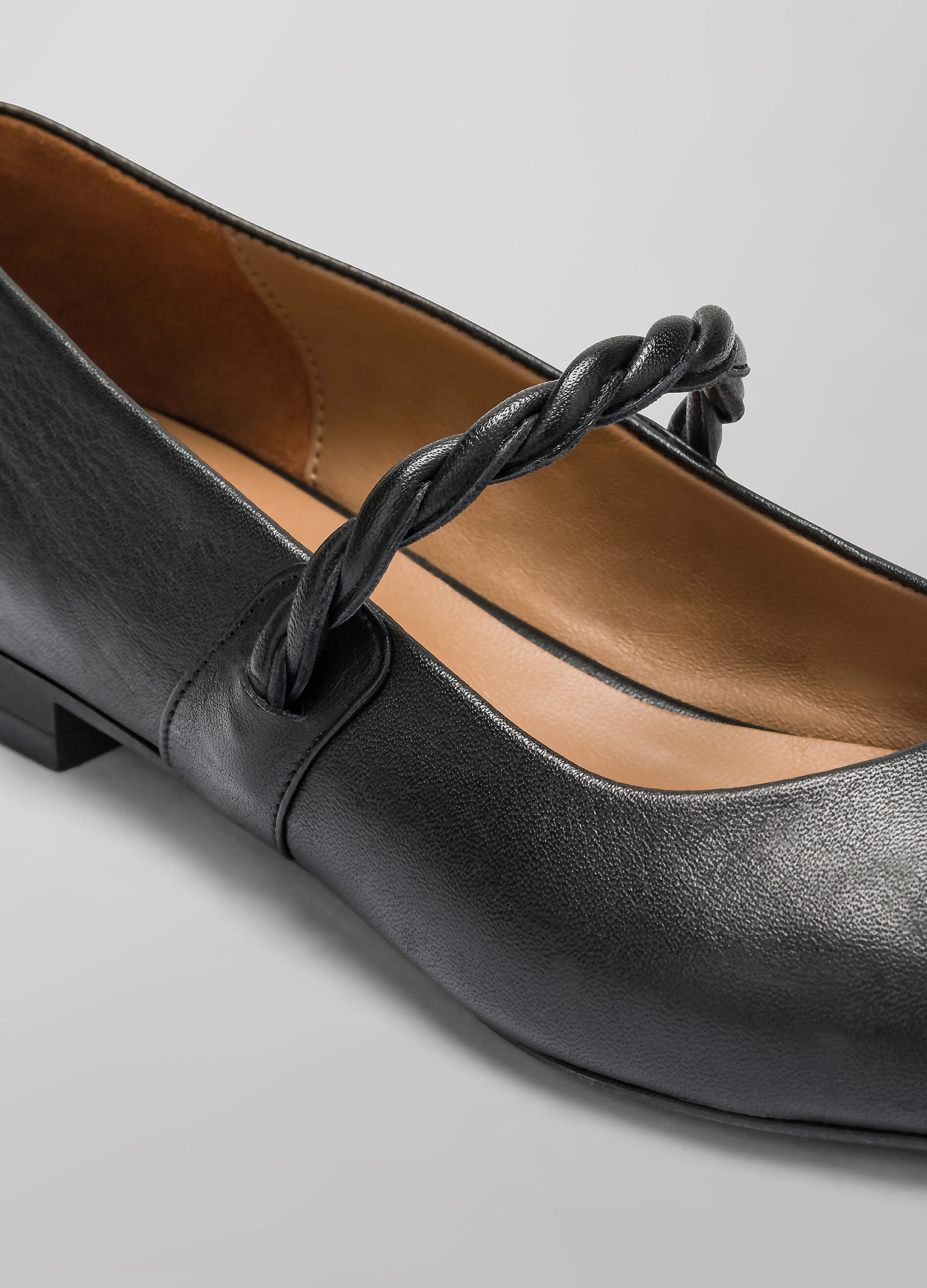 Eco-leather flat pumps