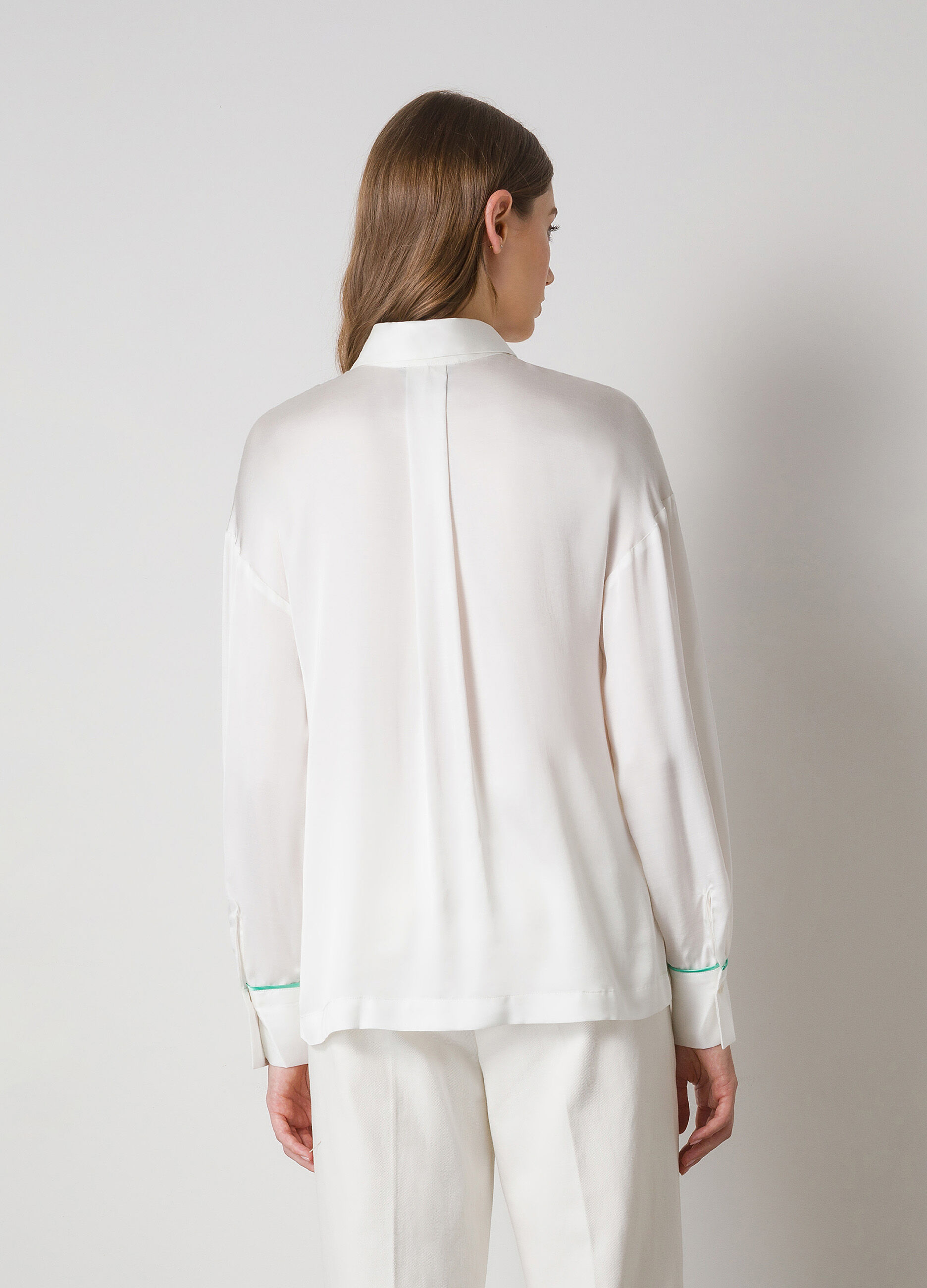 Long-sleeved shirt 