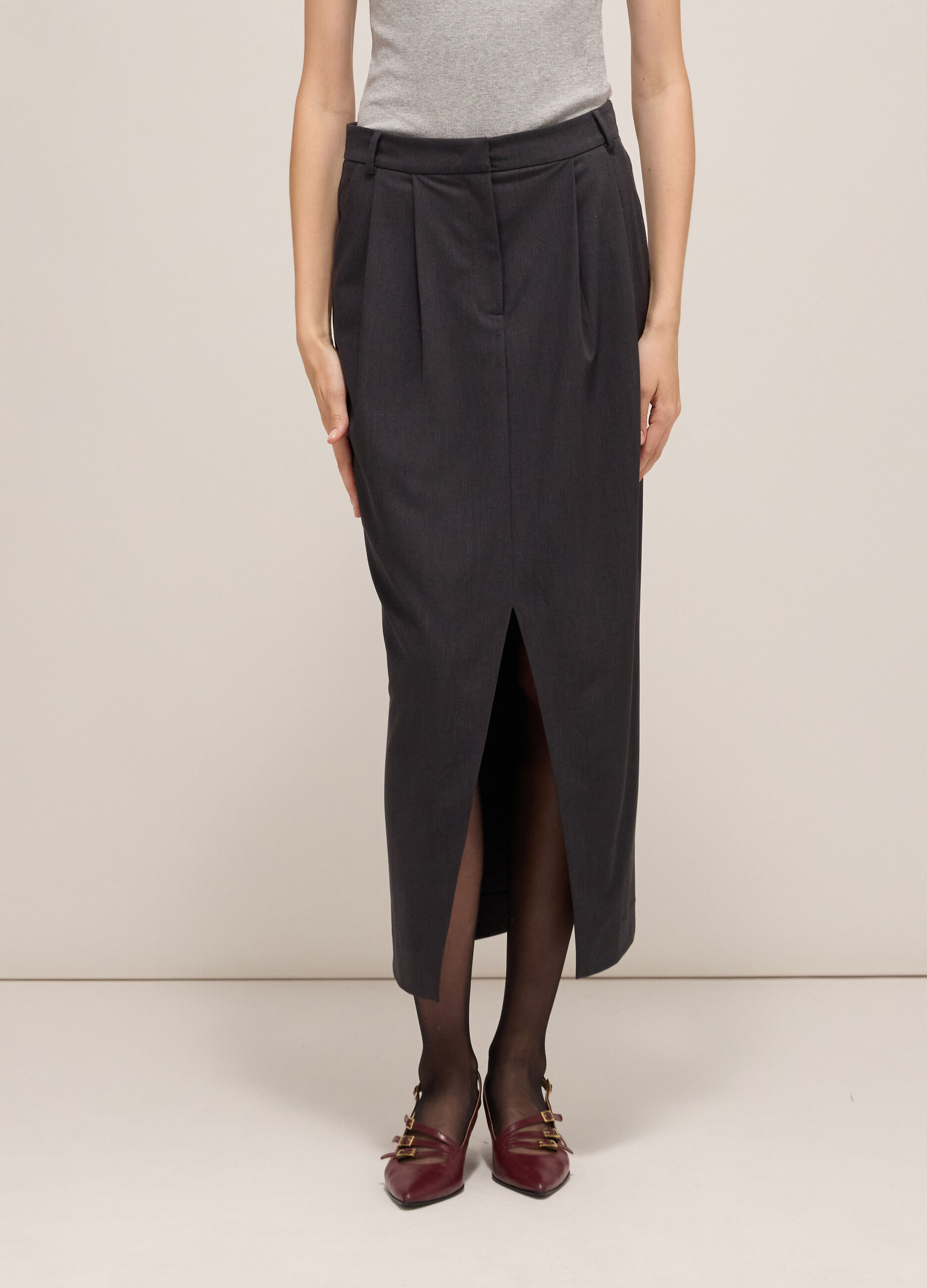 Pencil skirt with double darts