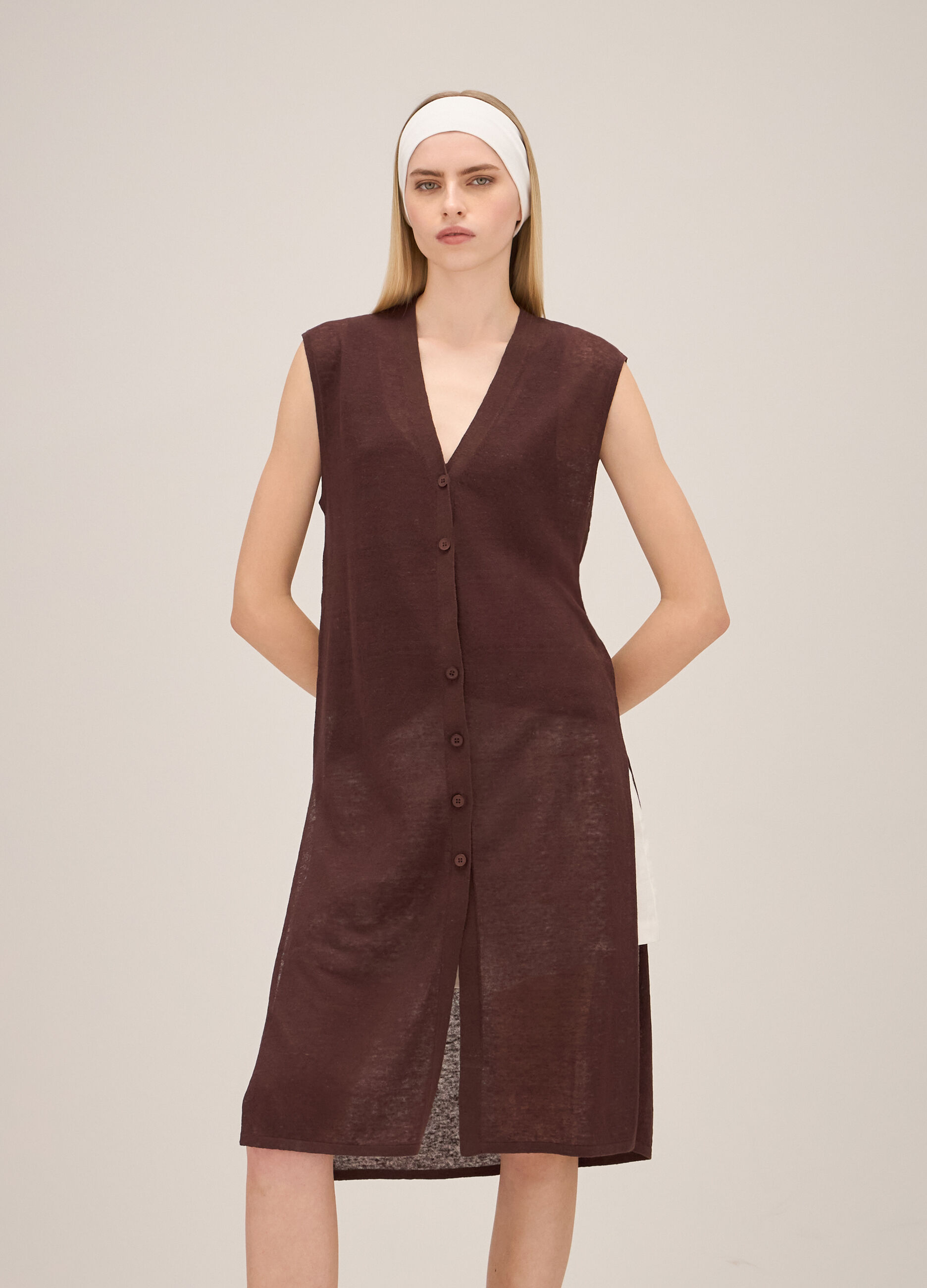 Long knitted waistcoat in linen blend