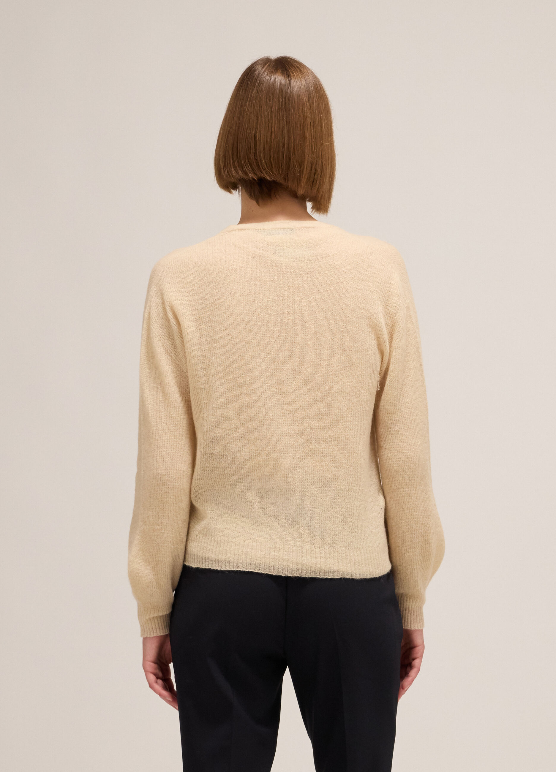 Knitted cardigan with V neck