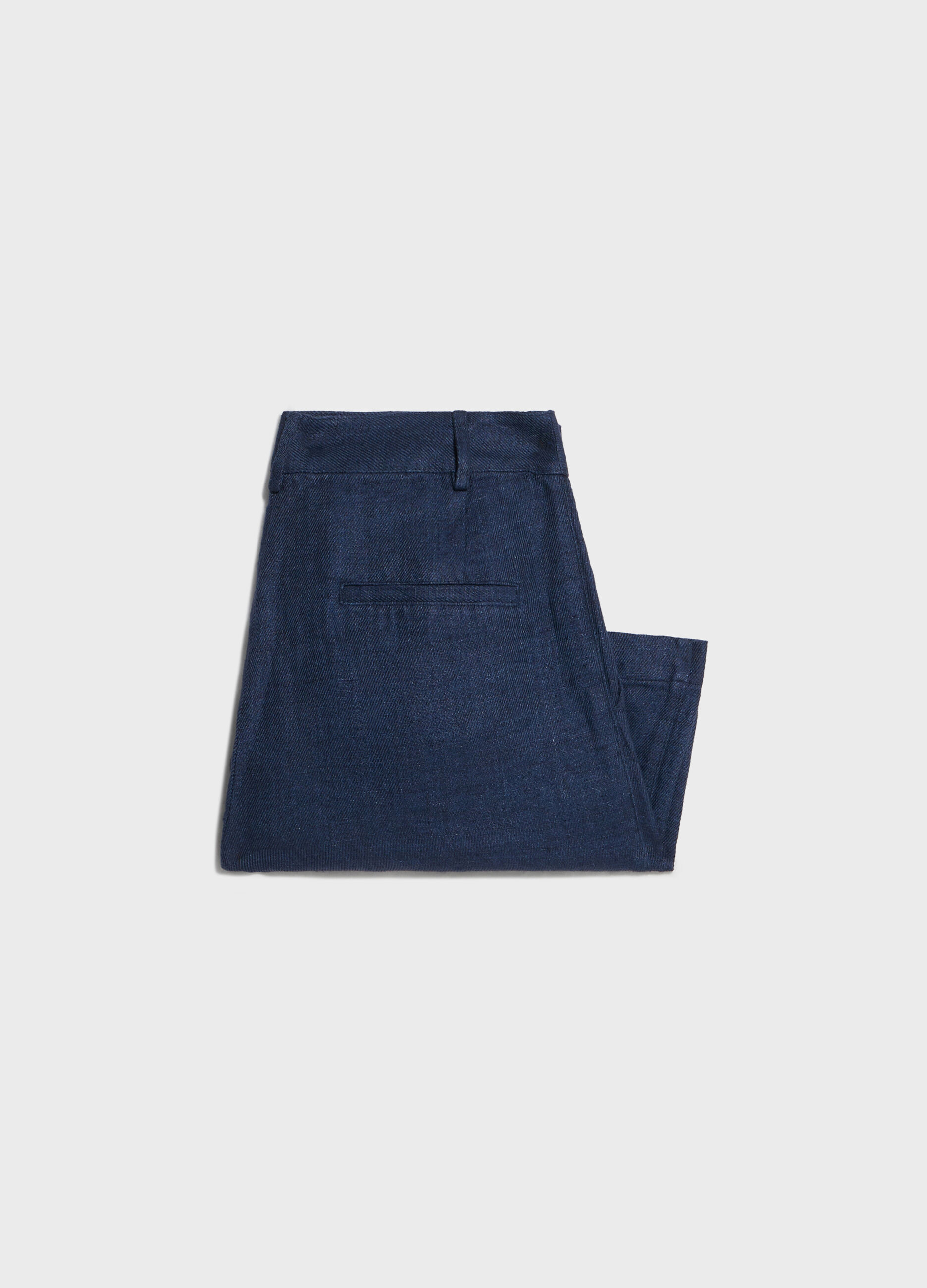 Short pants in denim-effect linen