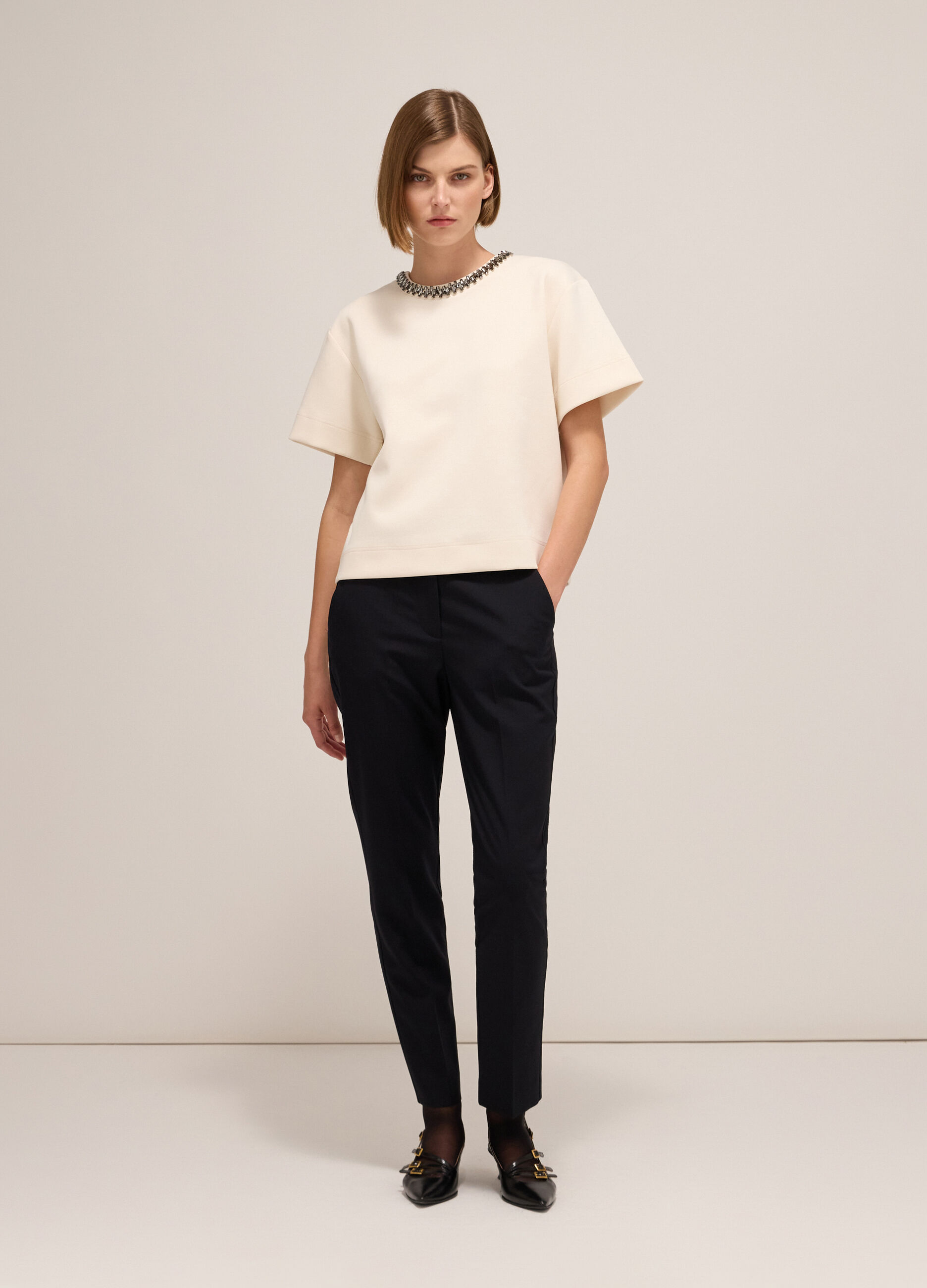 Top with short sleeves and diamantés