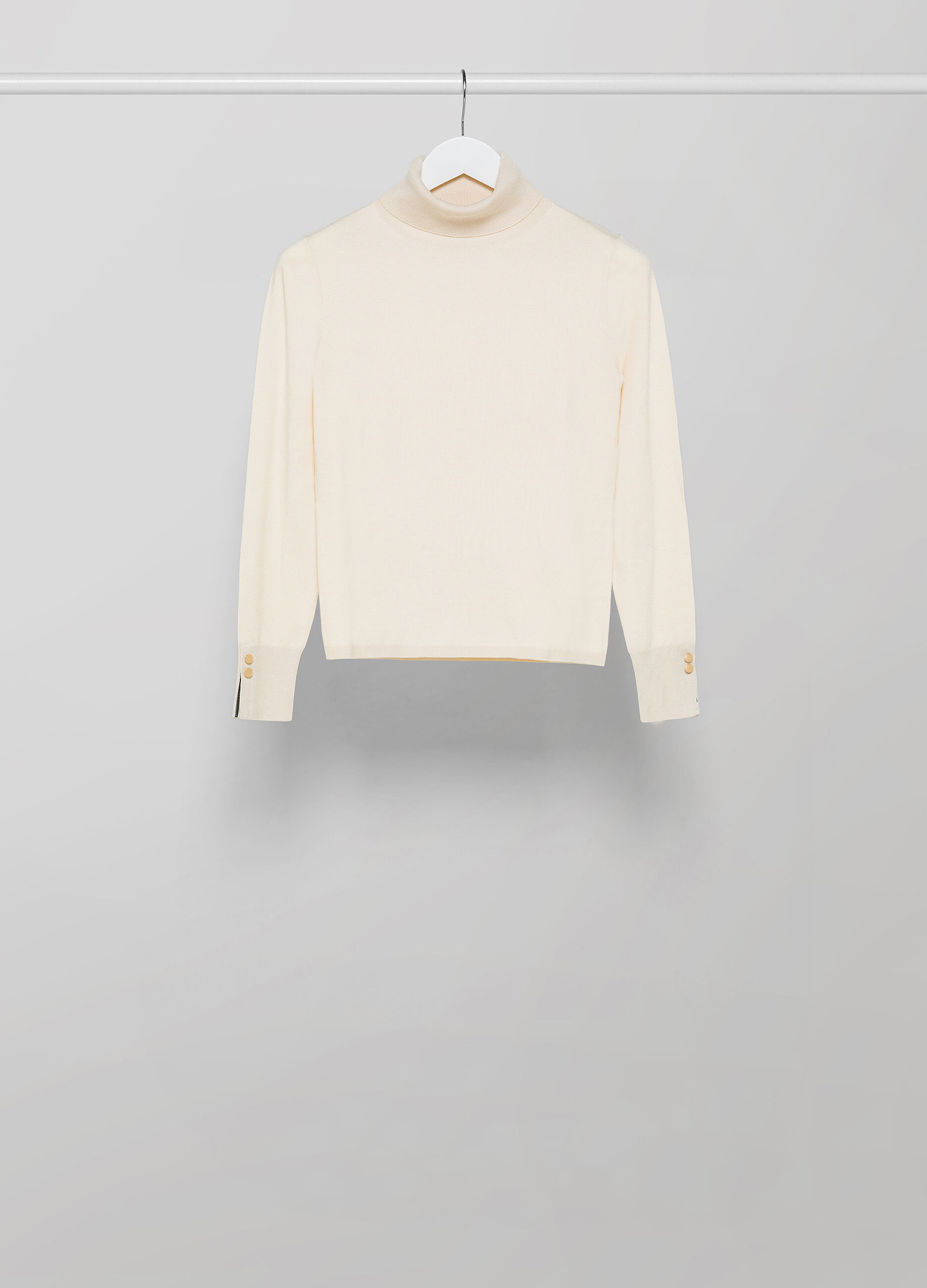 Tricot turtleneck with buttons_4
