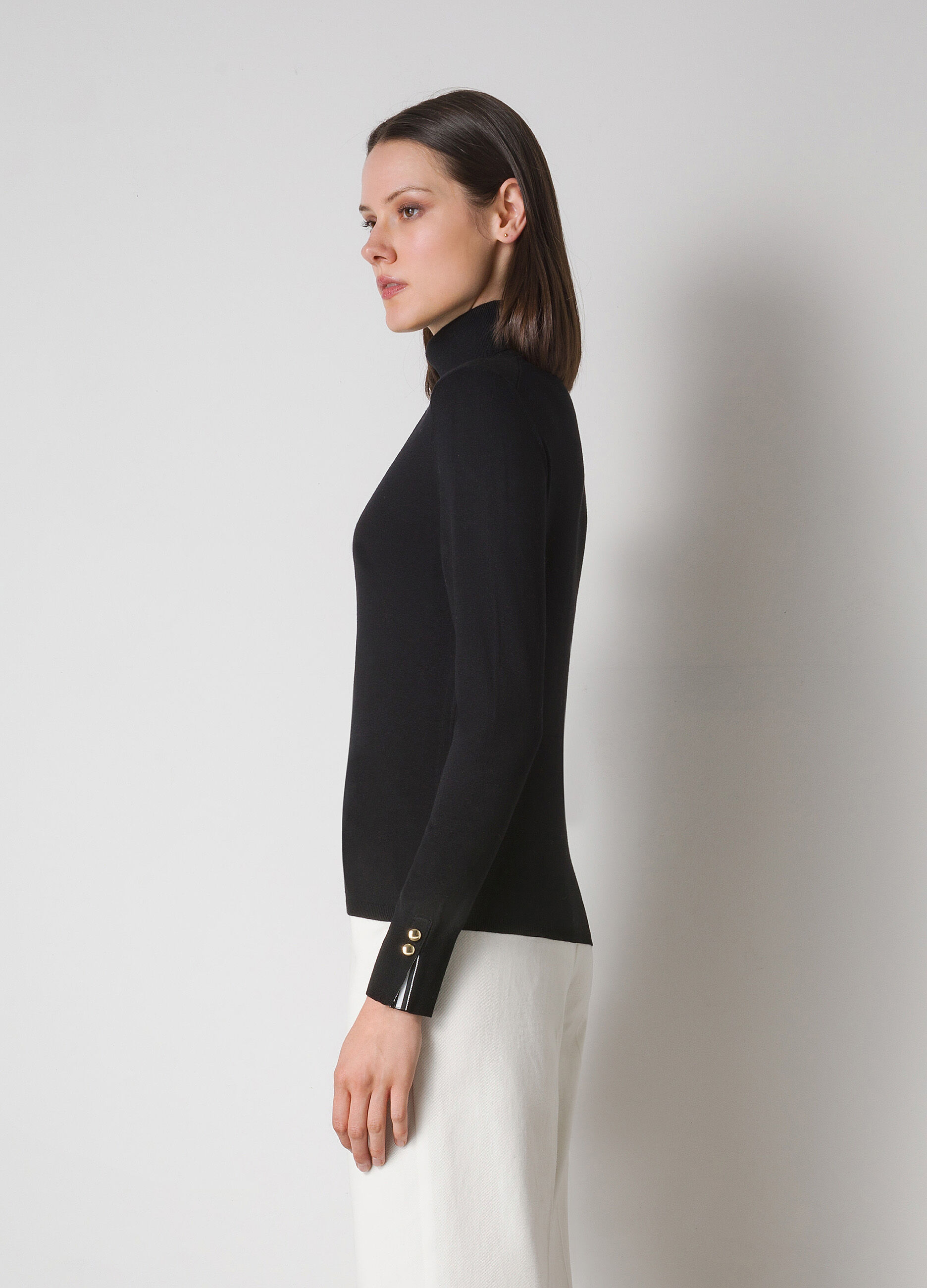 Tricot turtleneck with buttons_3