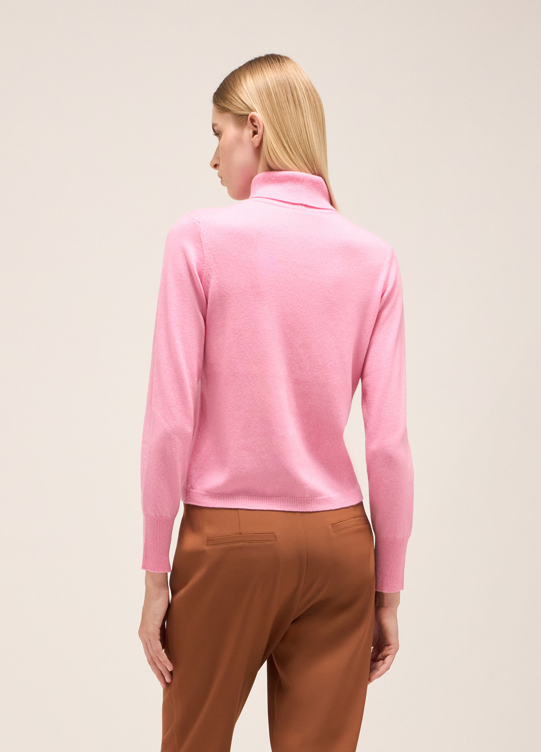 Knitted turtleneck in merino wool