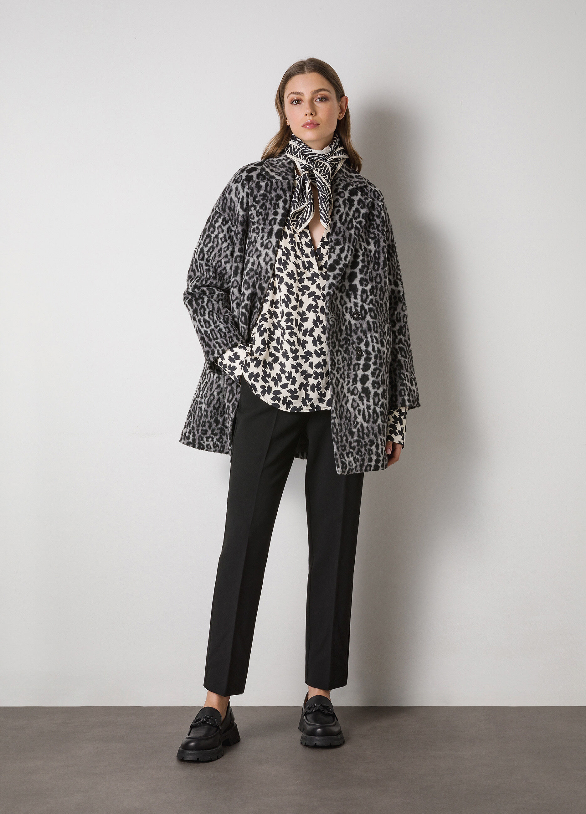 V-neck blouse 
