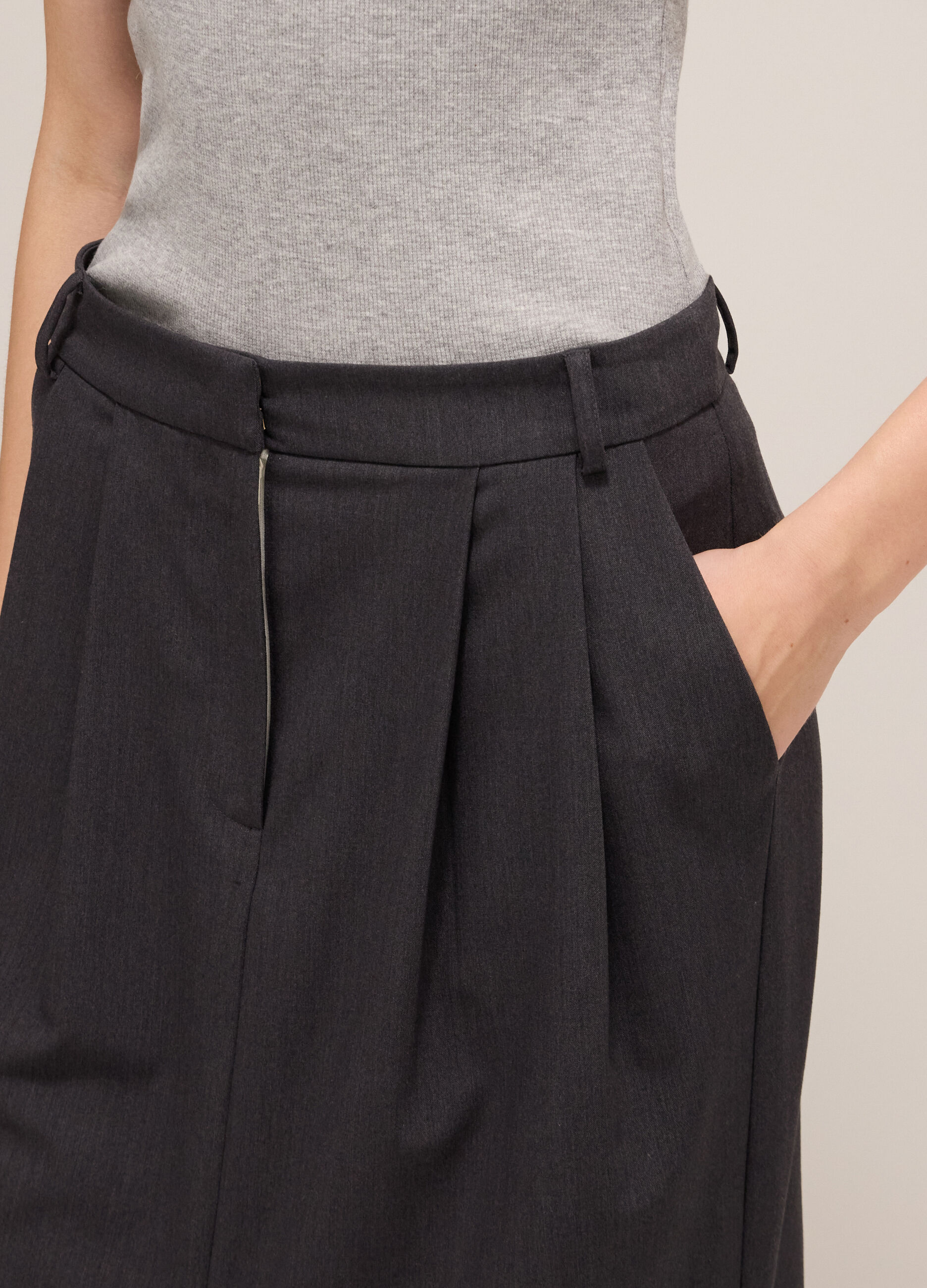 Pencil skirt with double darts