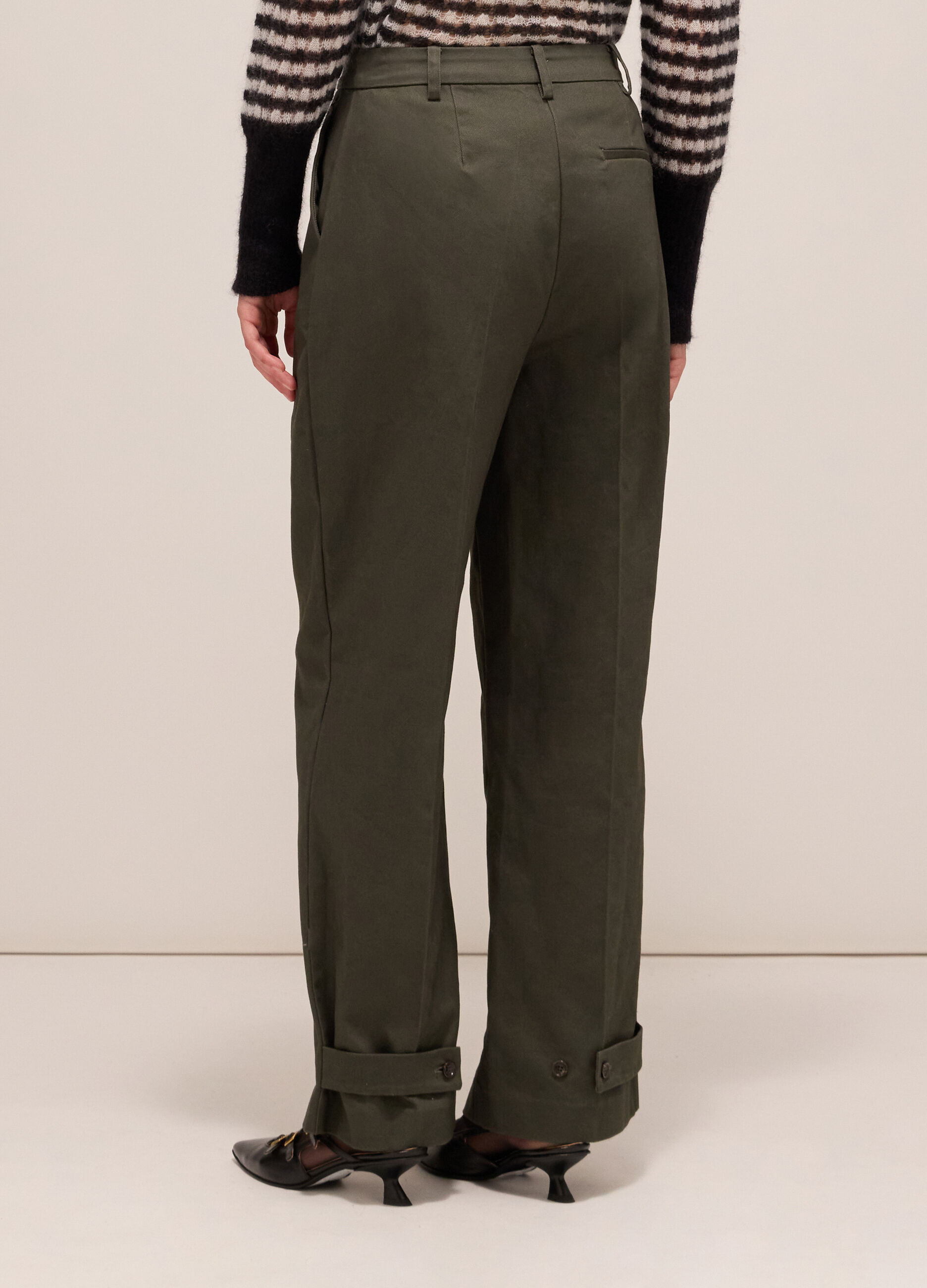 Slouchy trousers in 100% cotton