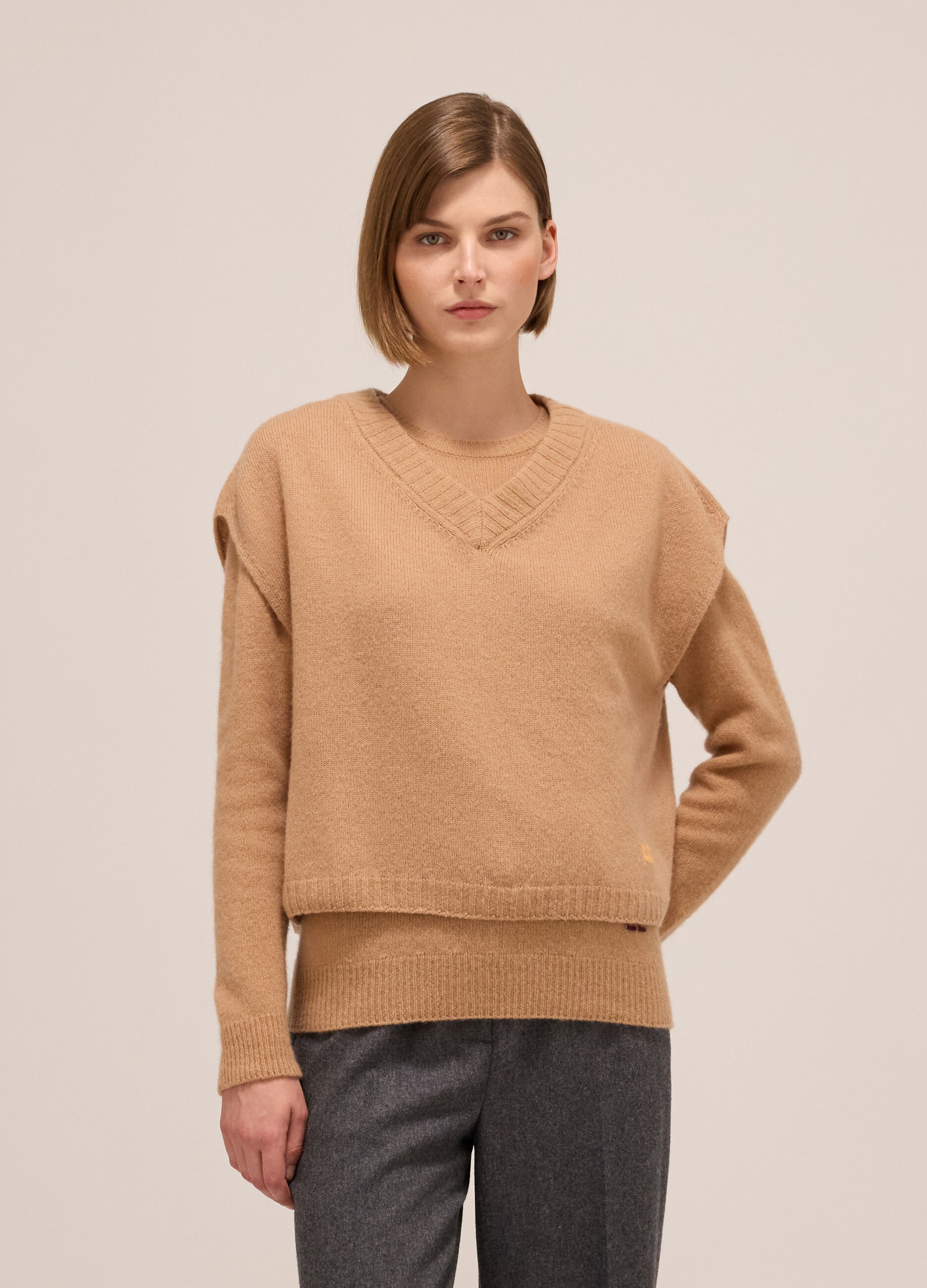 Knitted gilet in cashmere and merino wool