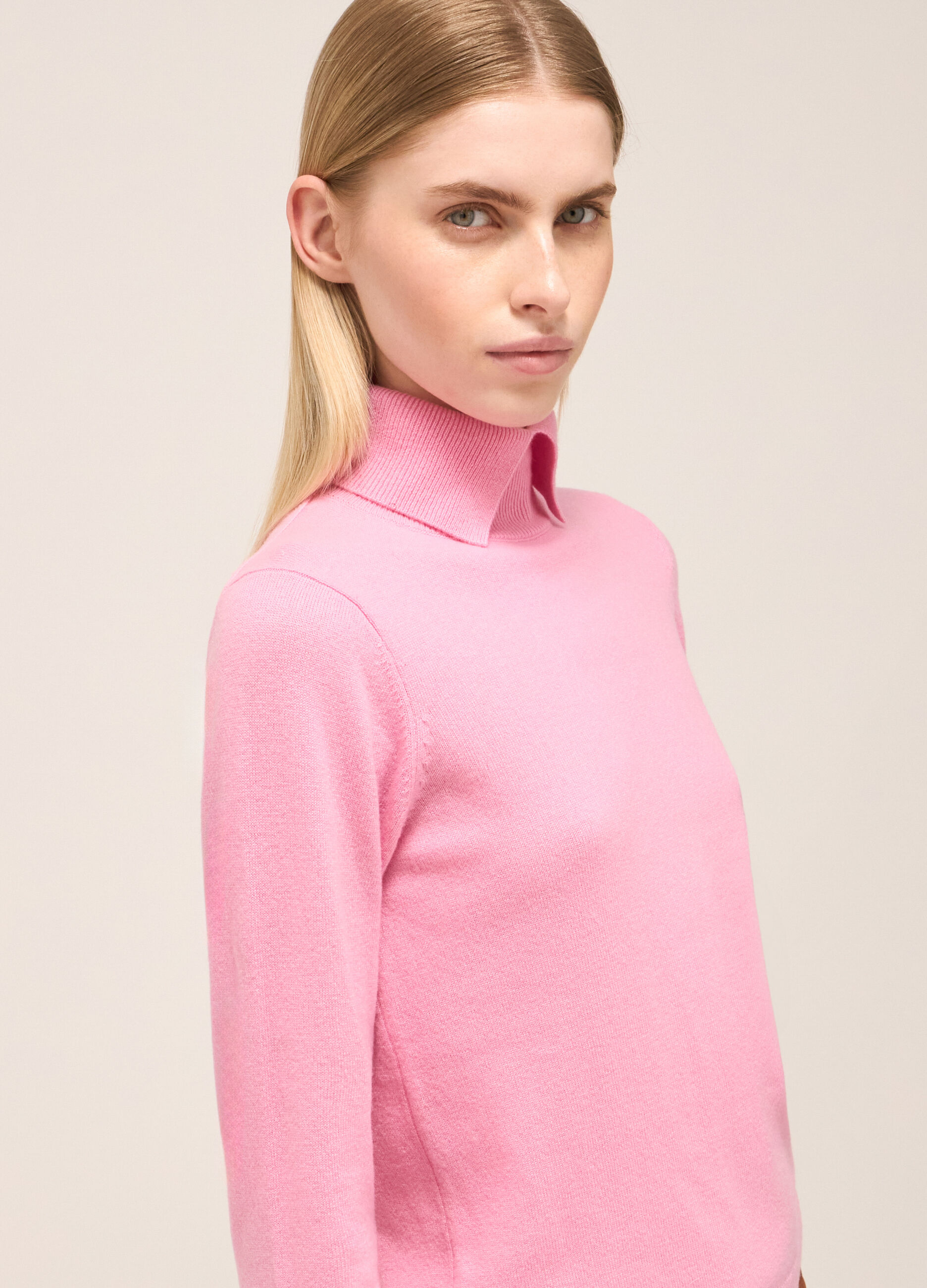 Knitted turtleneck in merino wool