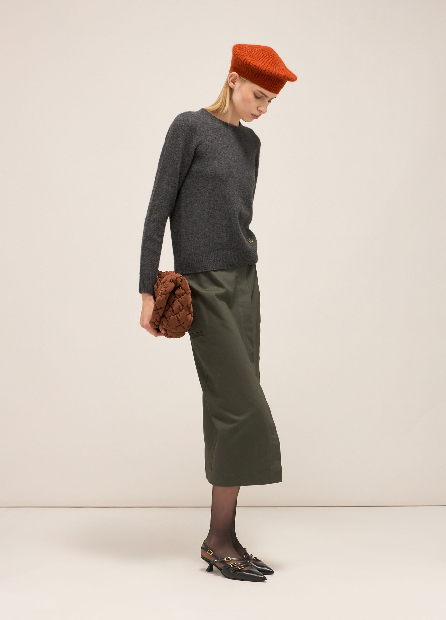 Knitted sweater with round neck in cashmere and merino wool