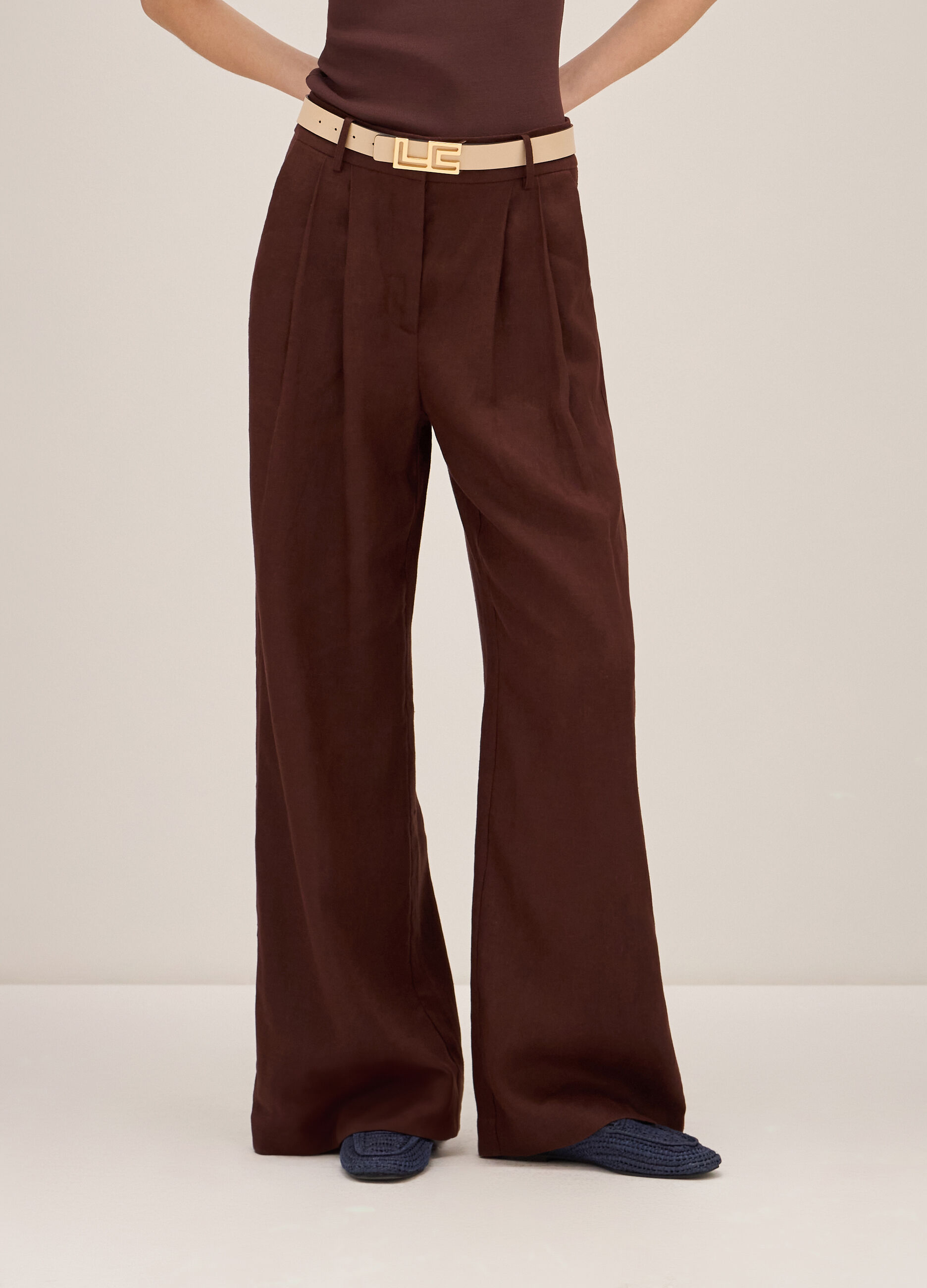 Wide-leg trousers in linen