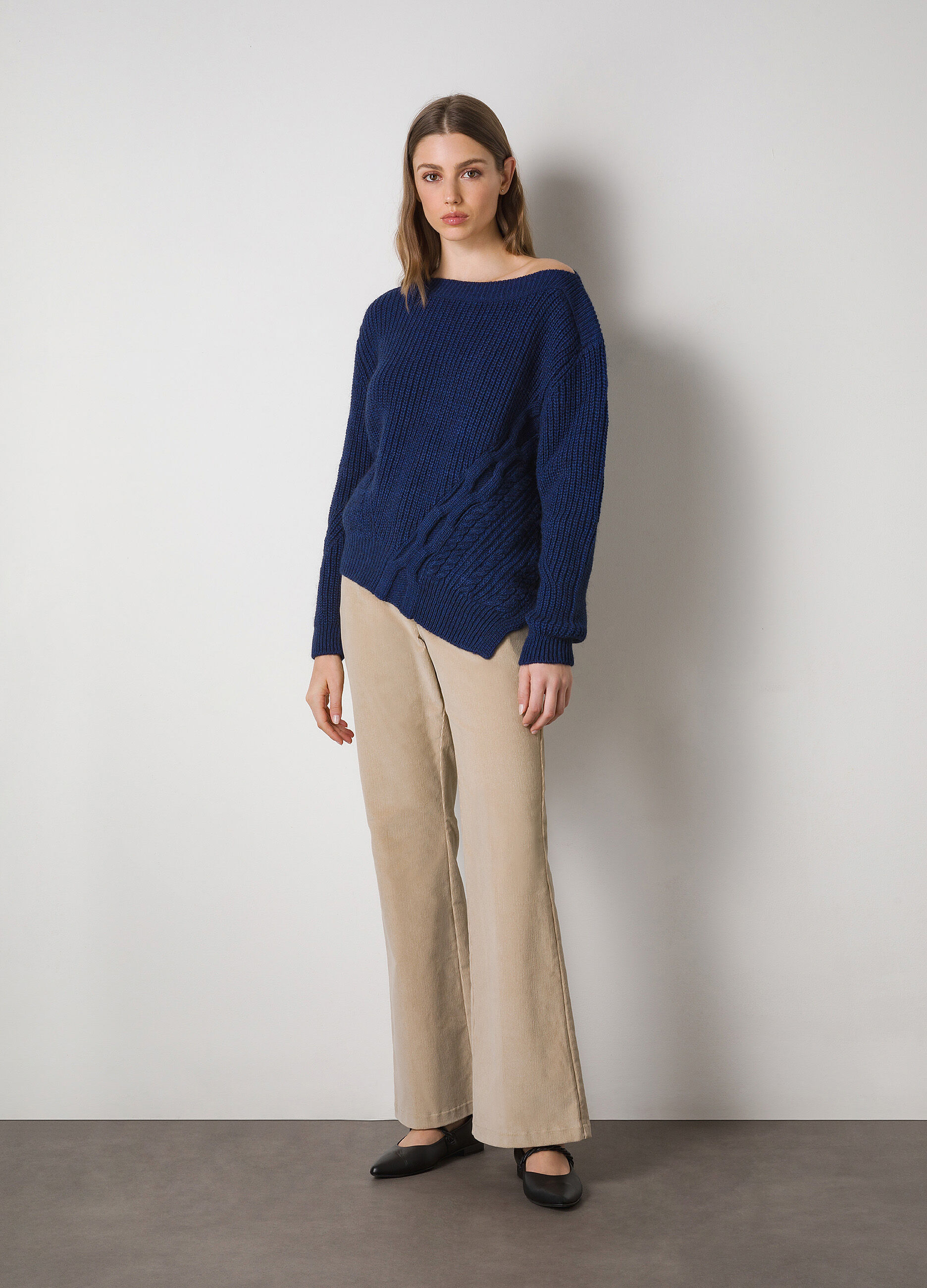 Tricot in wool and alpaca blend with cable design _0