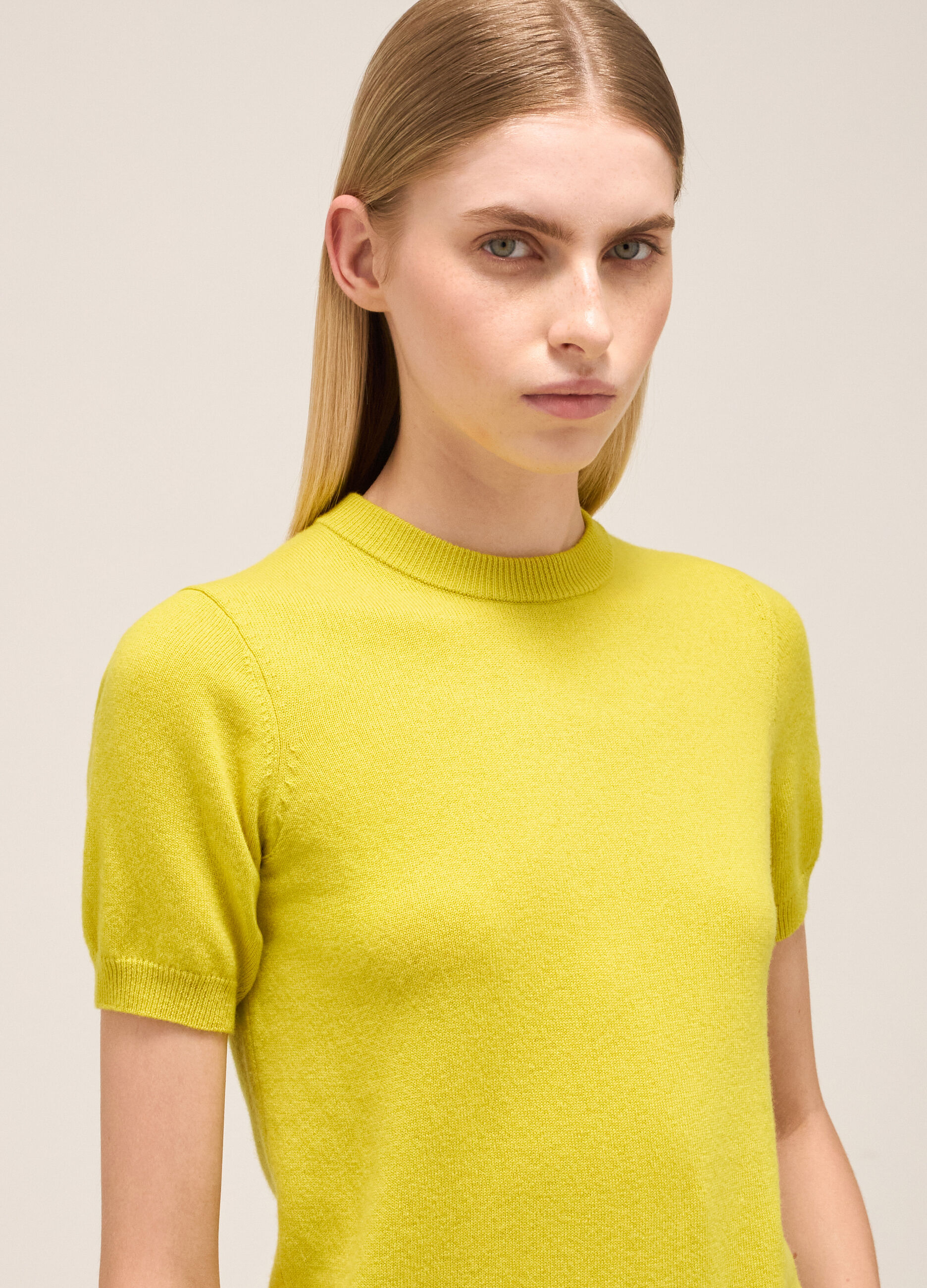 Knitted top with puff sleeves