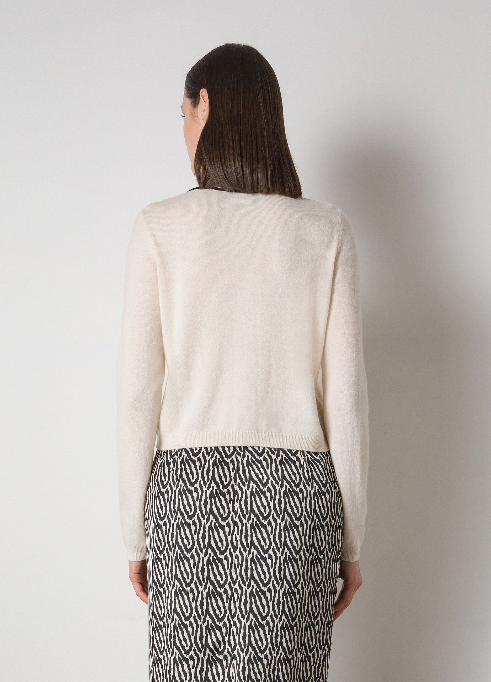 Wool-blend cardigan with contrasting details_1