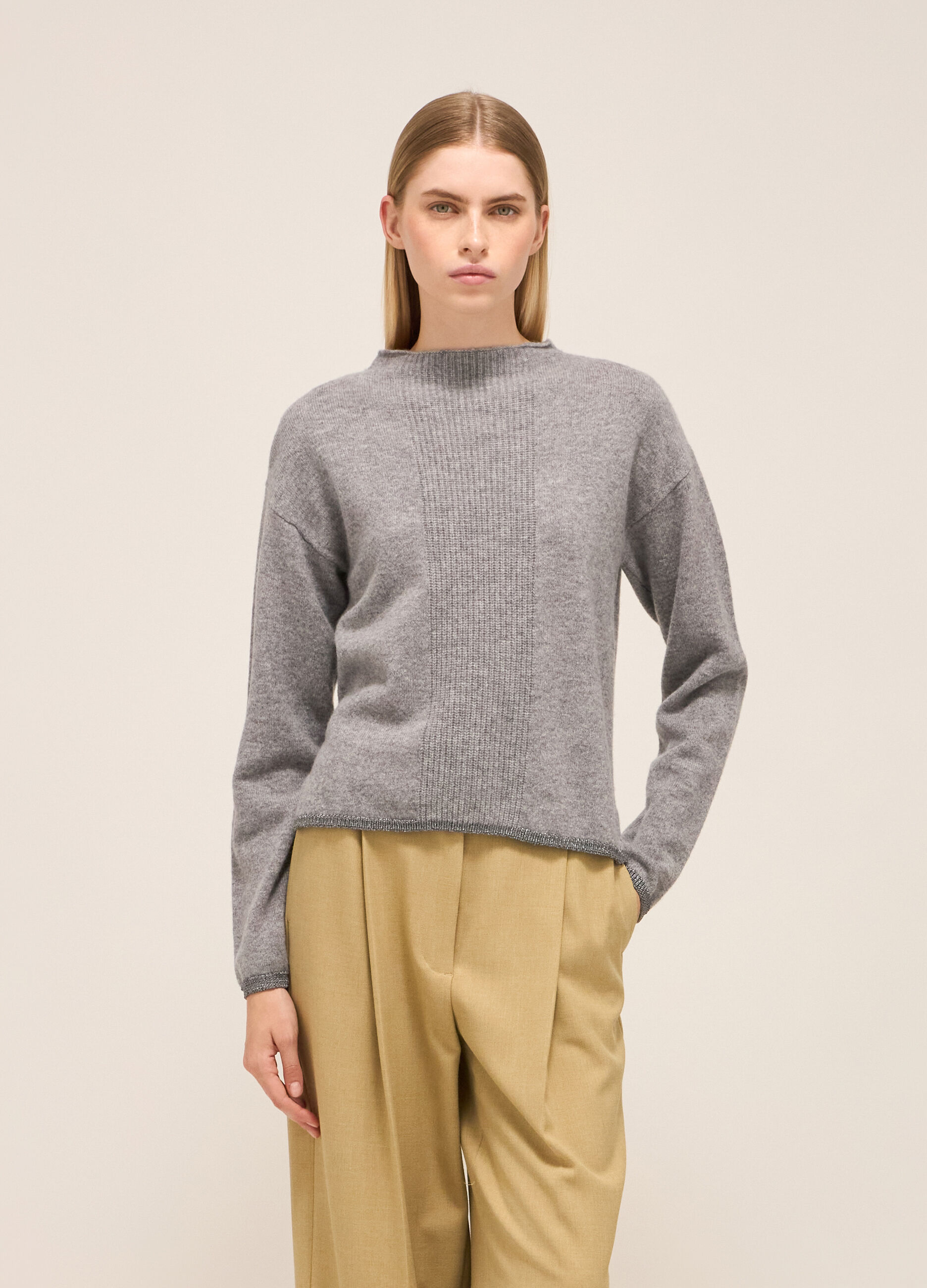 Knitted sweater in 100% wool