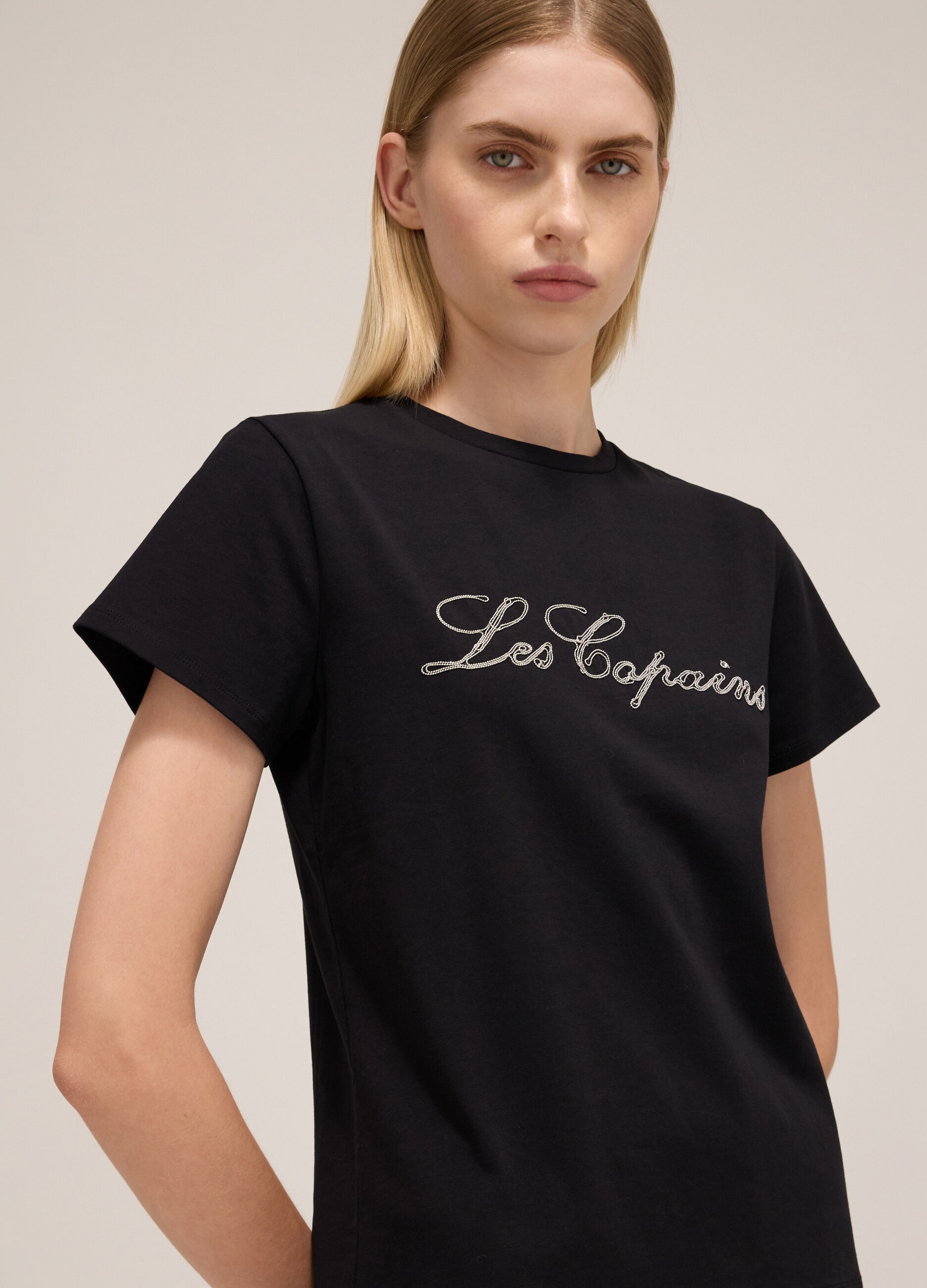 Short-sleeved T-shirt with lettering