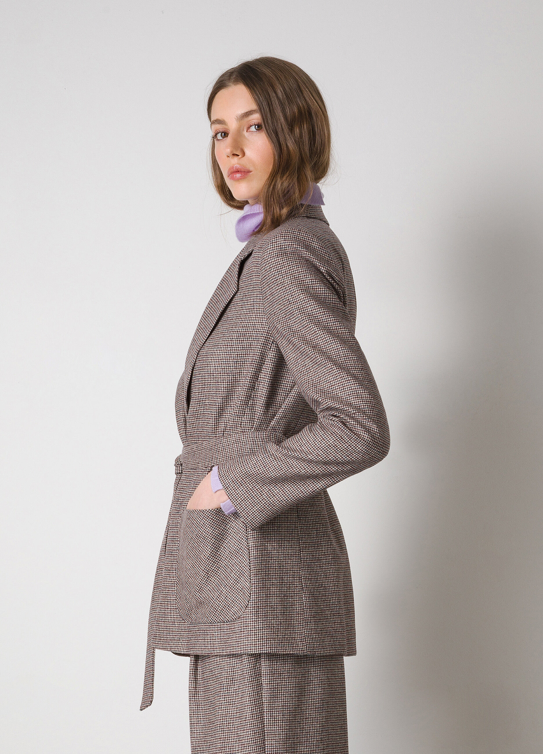 Double-breasted blazer with lapels in wool blend _3