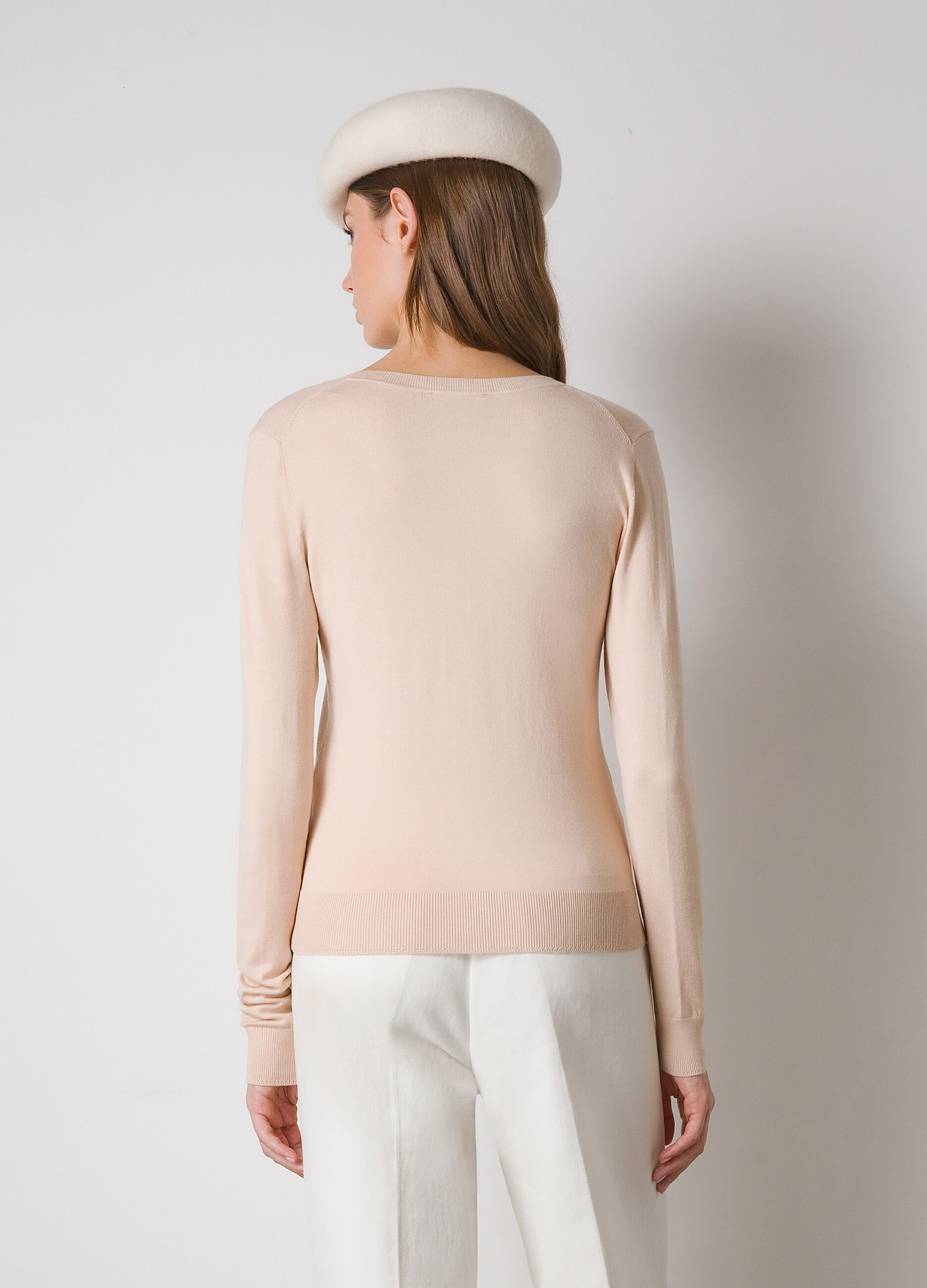Tricot avec encolure en V