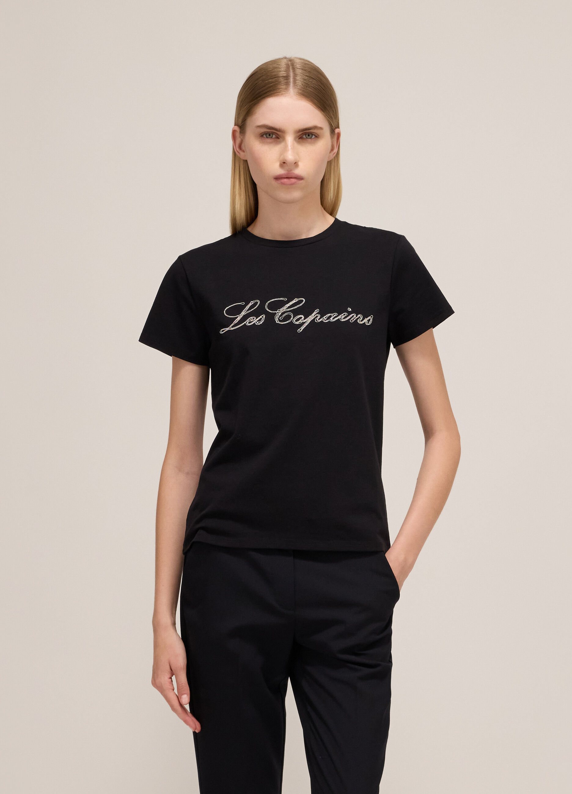 Short-sleeved T-shirt with lettering
