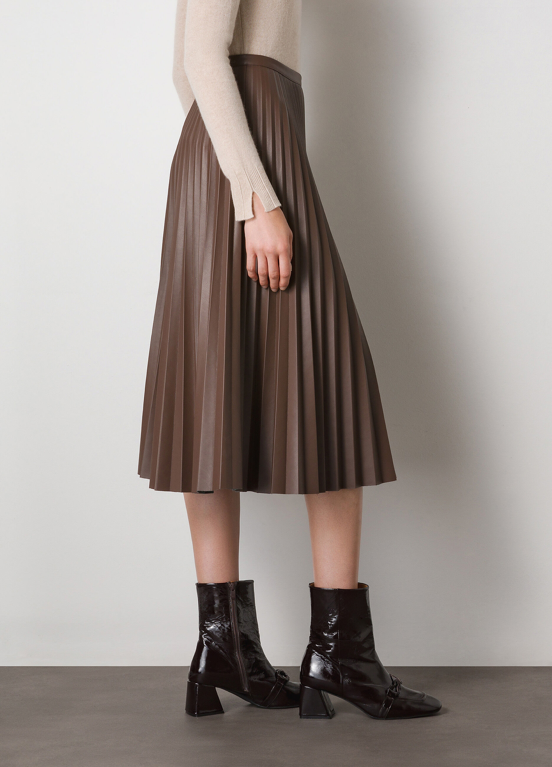 Faux leather pleated skirt_3