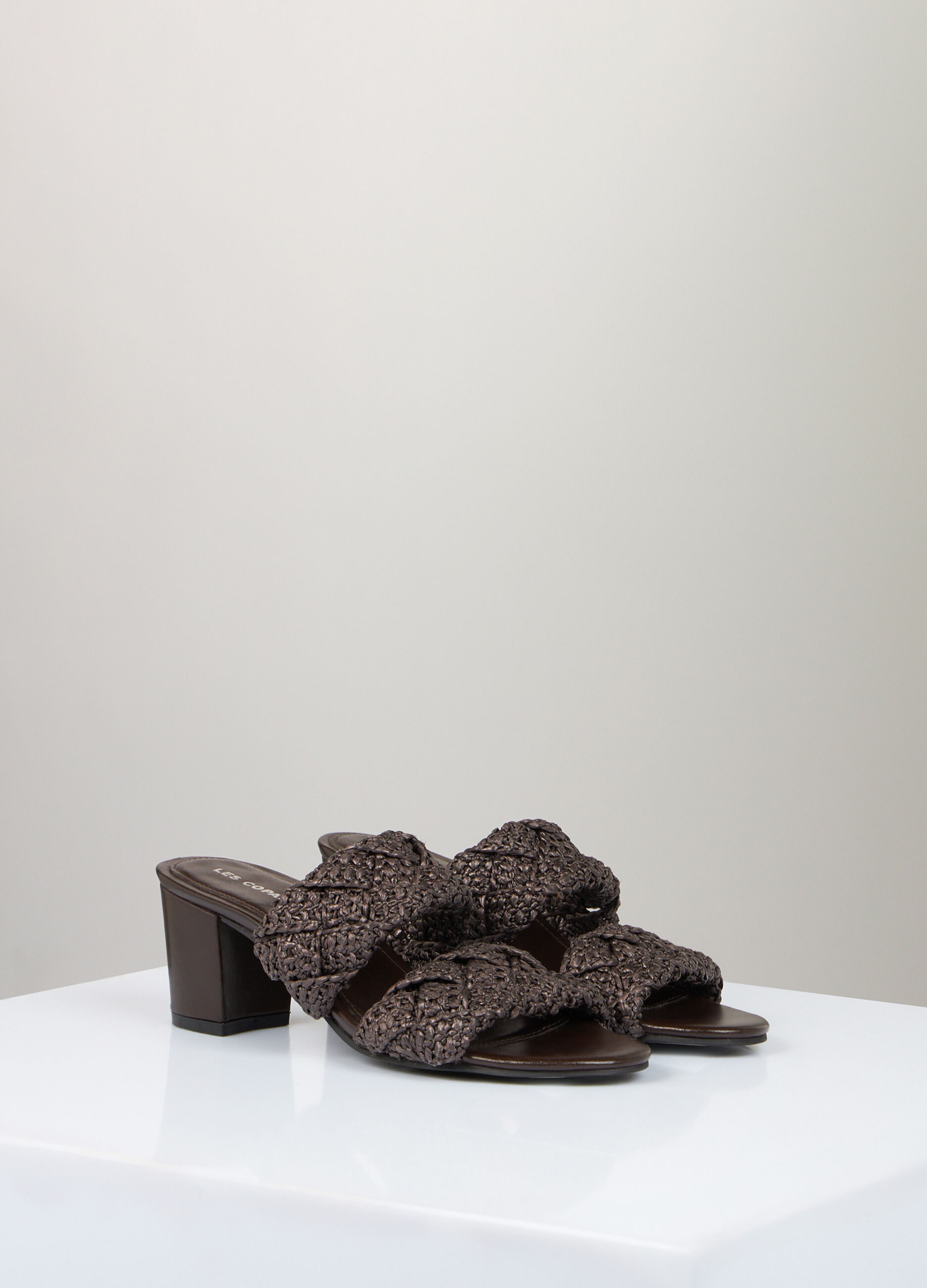 Band sandals in leather and raffia_0
