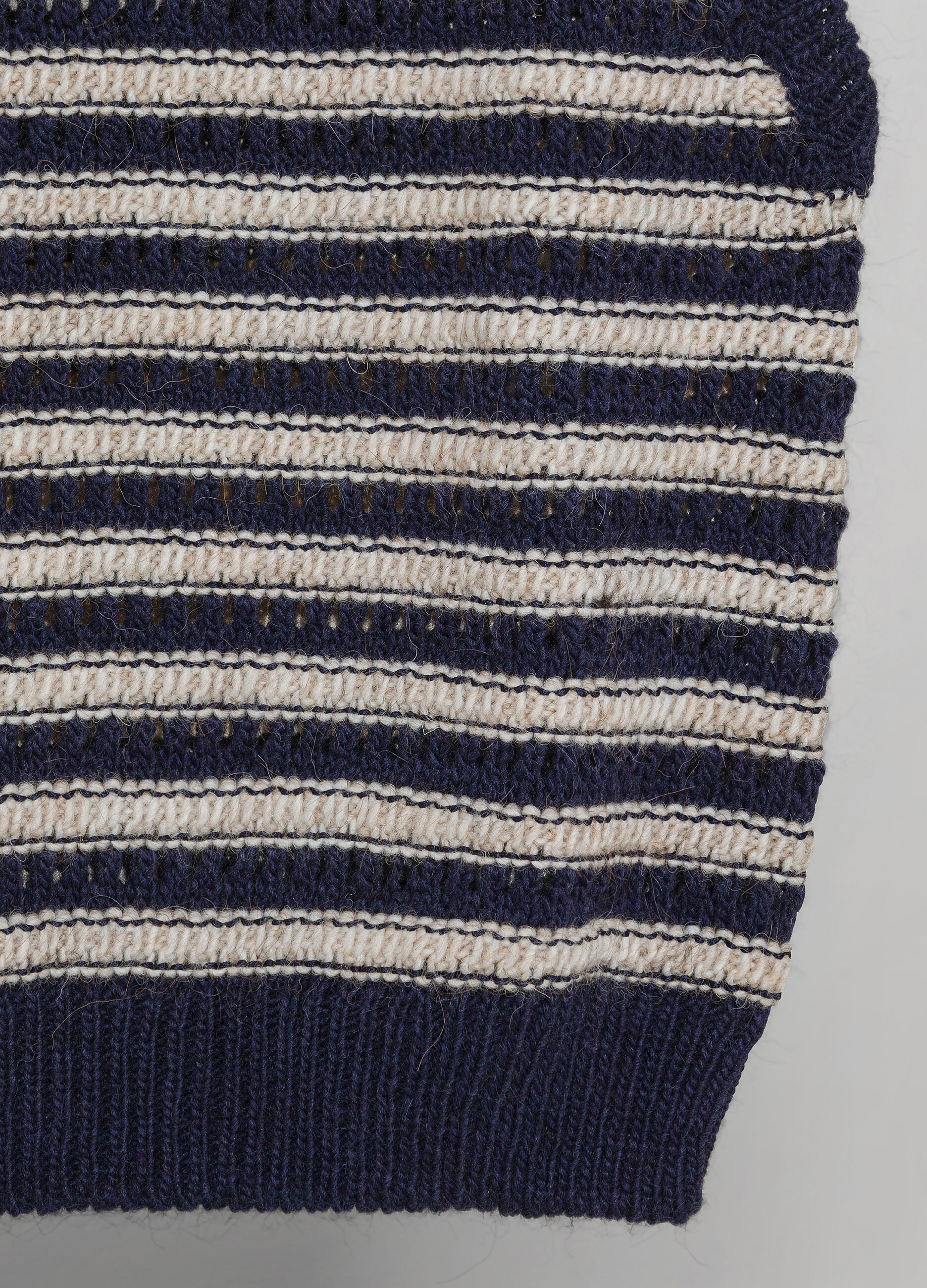 Sleeveless tricot in alpaca wool blend 