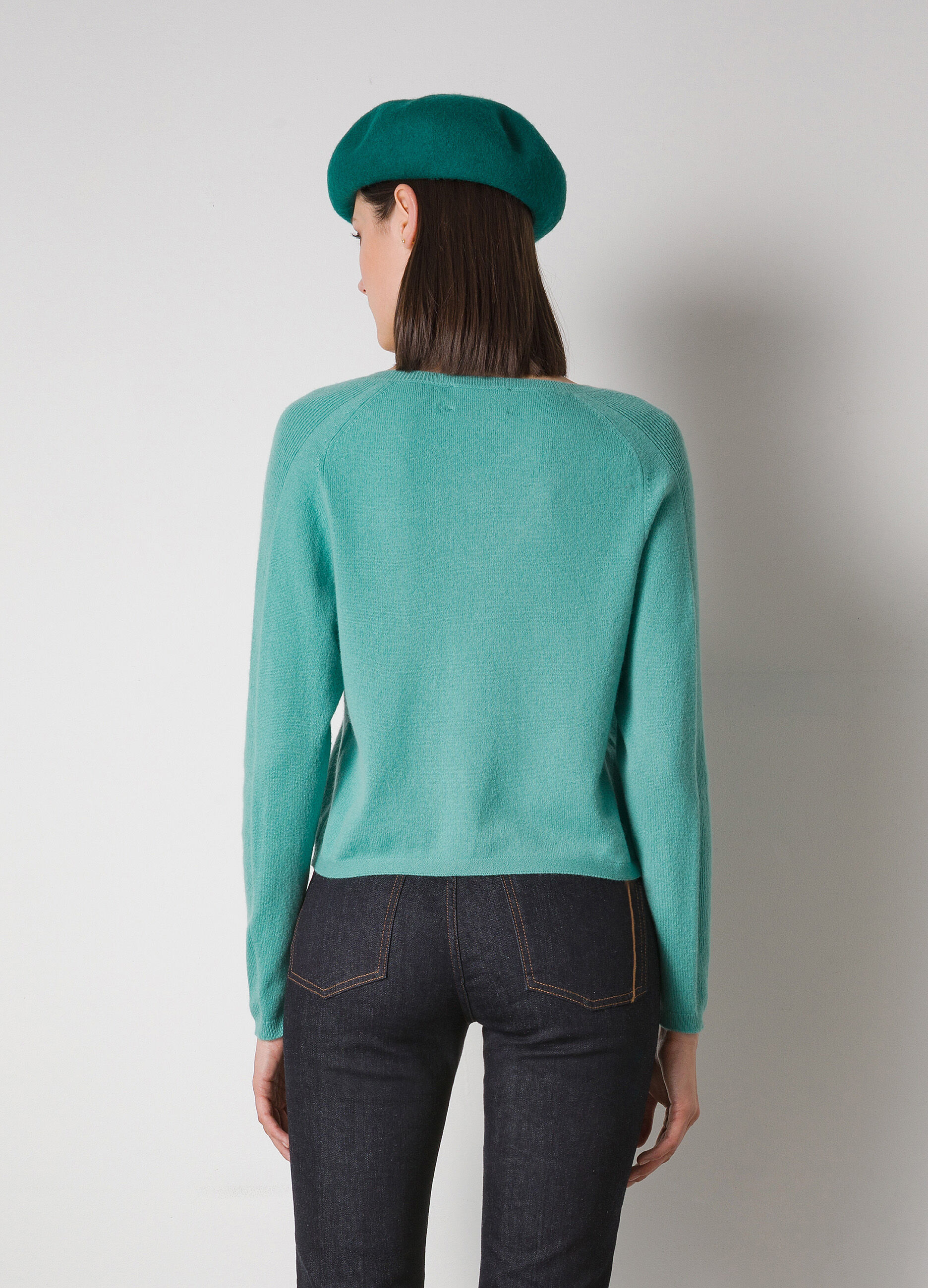 Cashmere blend tricot with V-neck