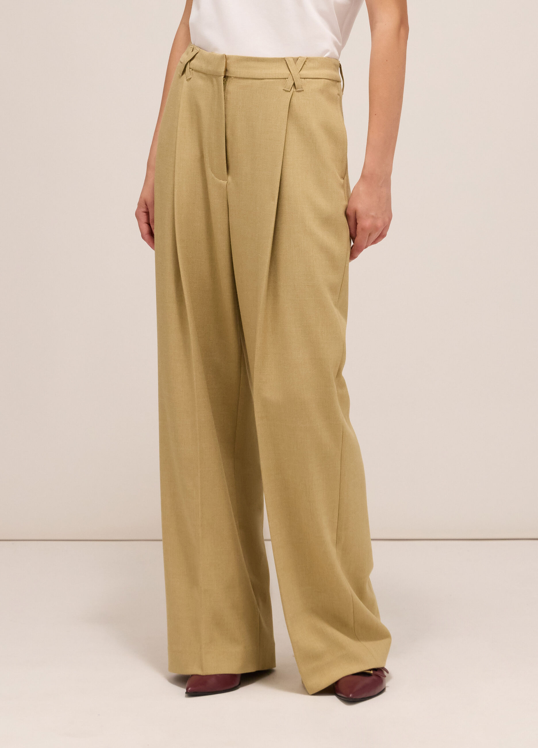 Palazzo trousers with darts