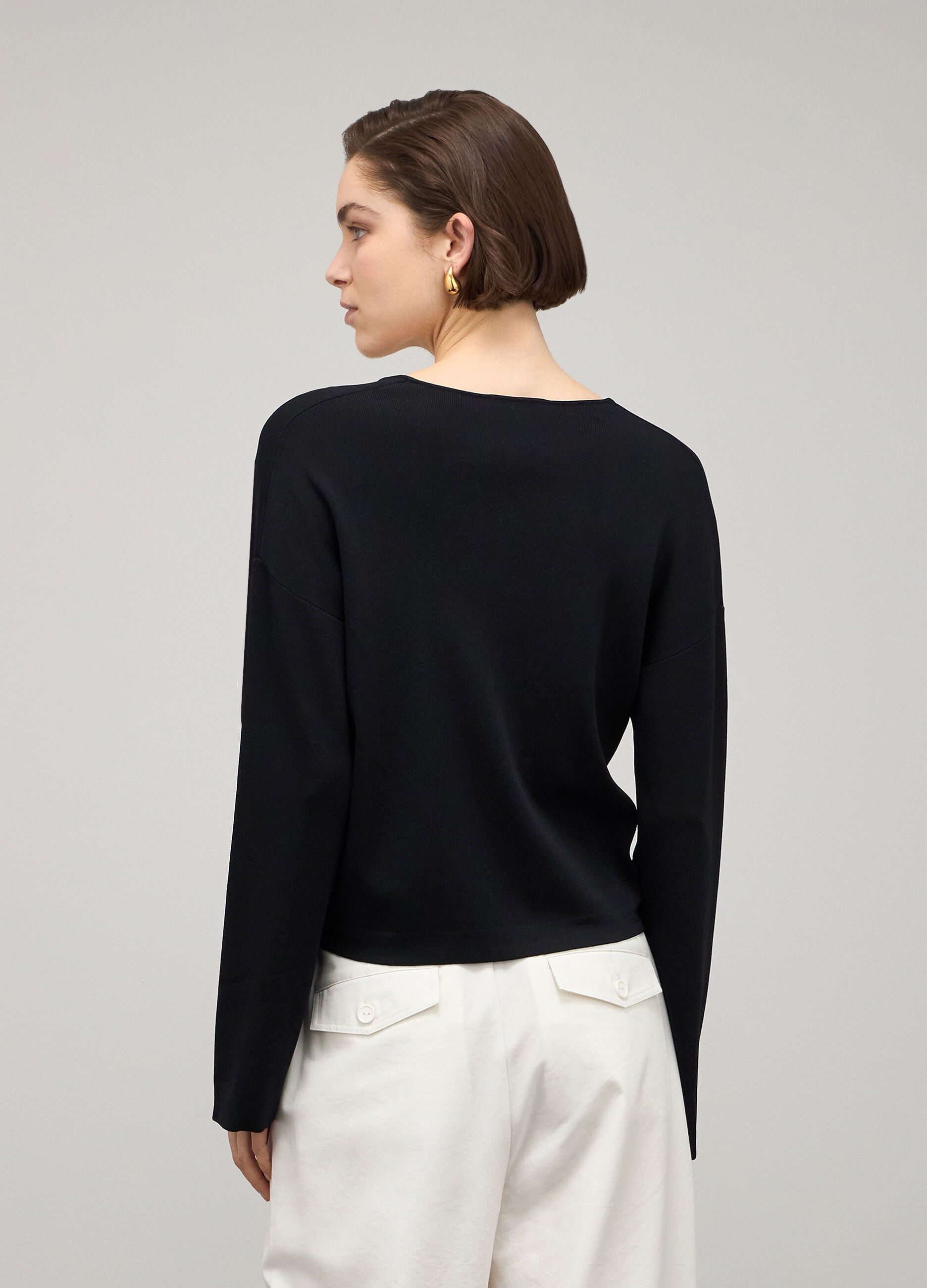 Black viscose blend V-neck tricot sweater_2