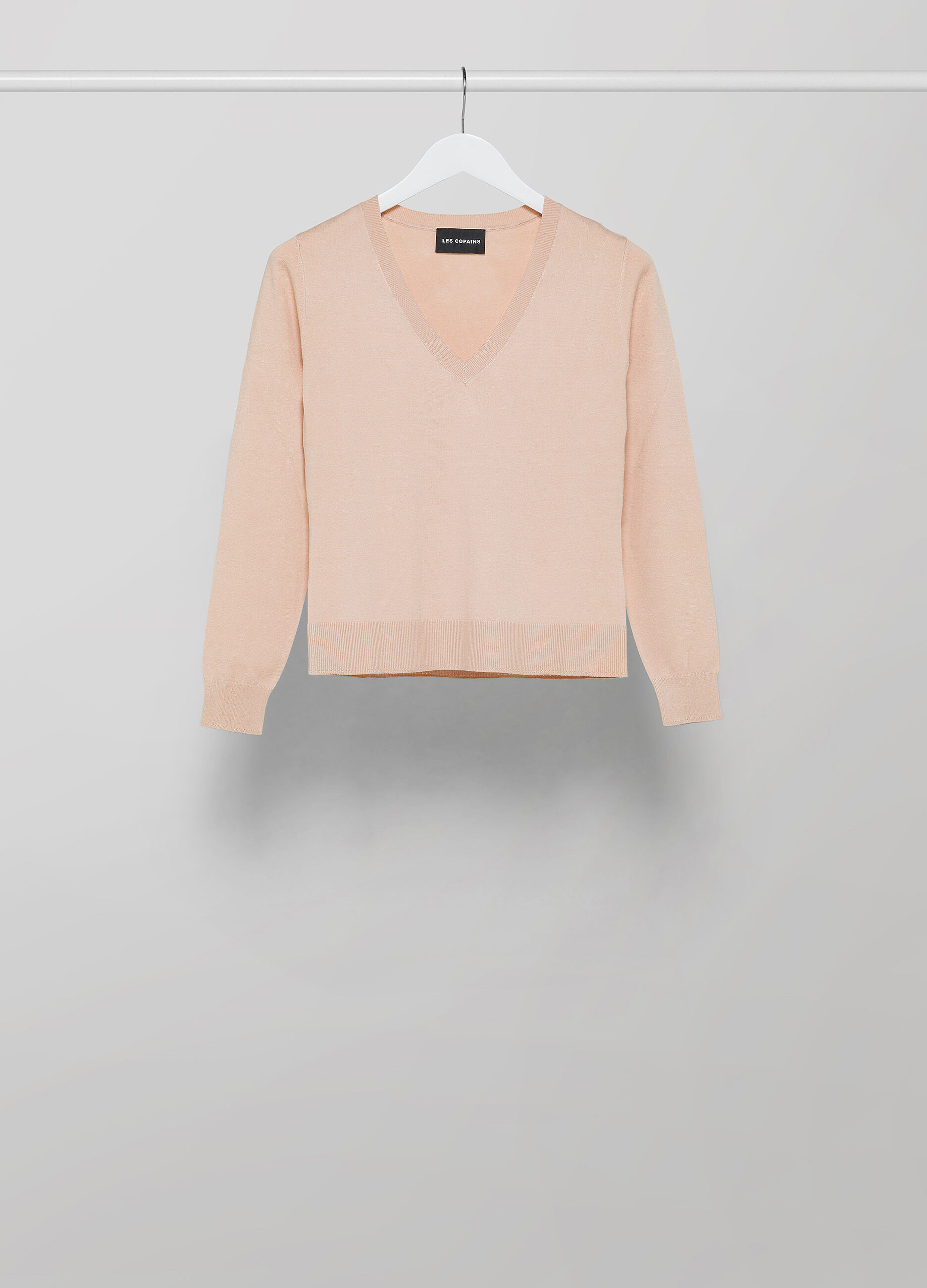 Tricot avec encolure en V