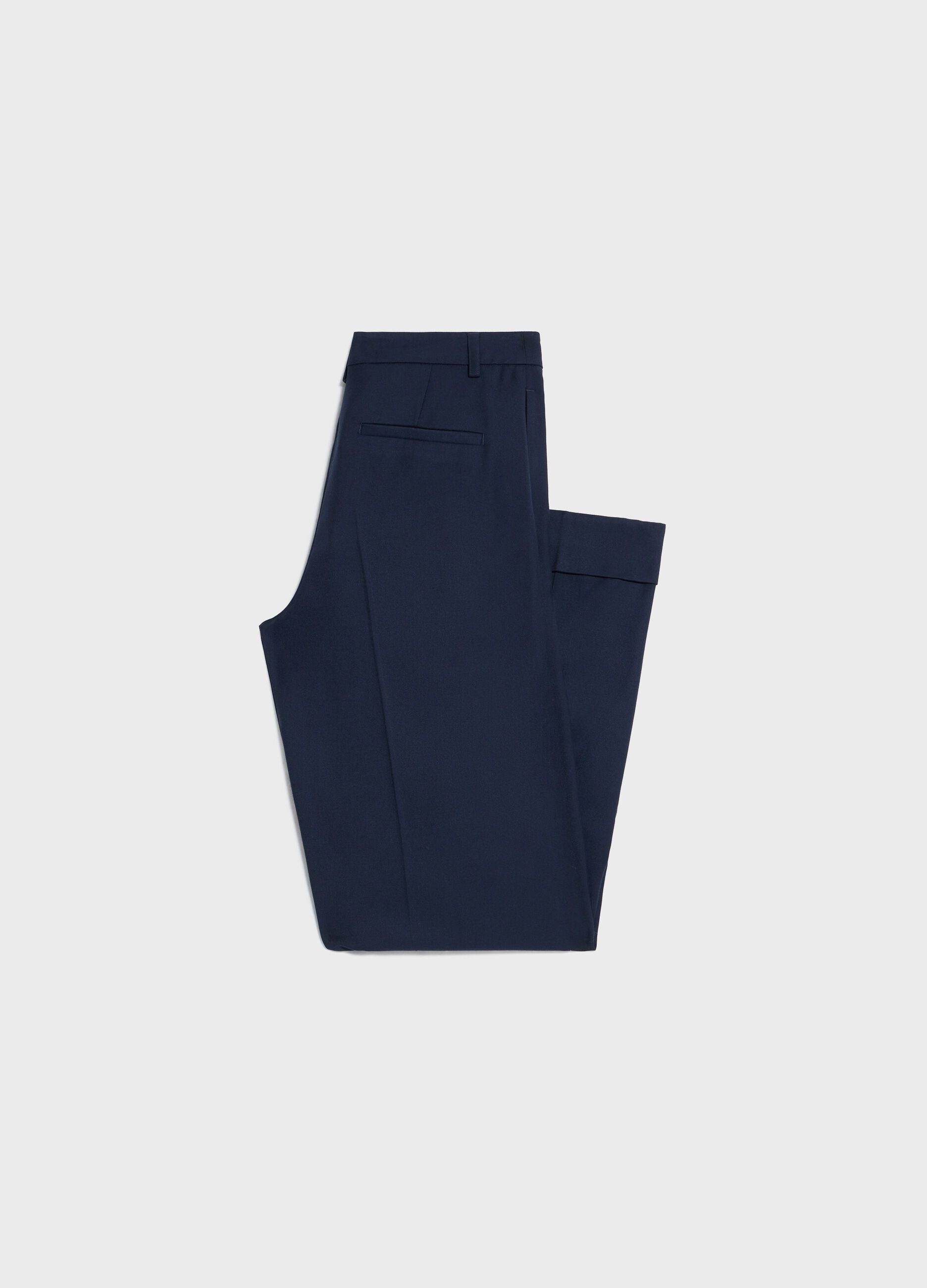 Straight-leg trousers with turn-ups
