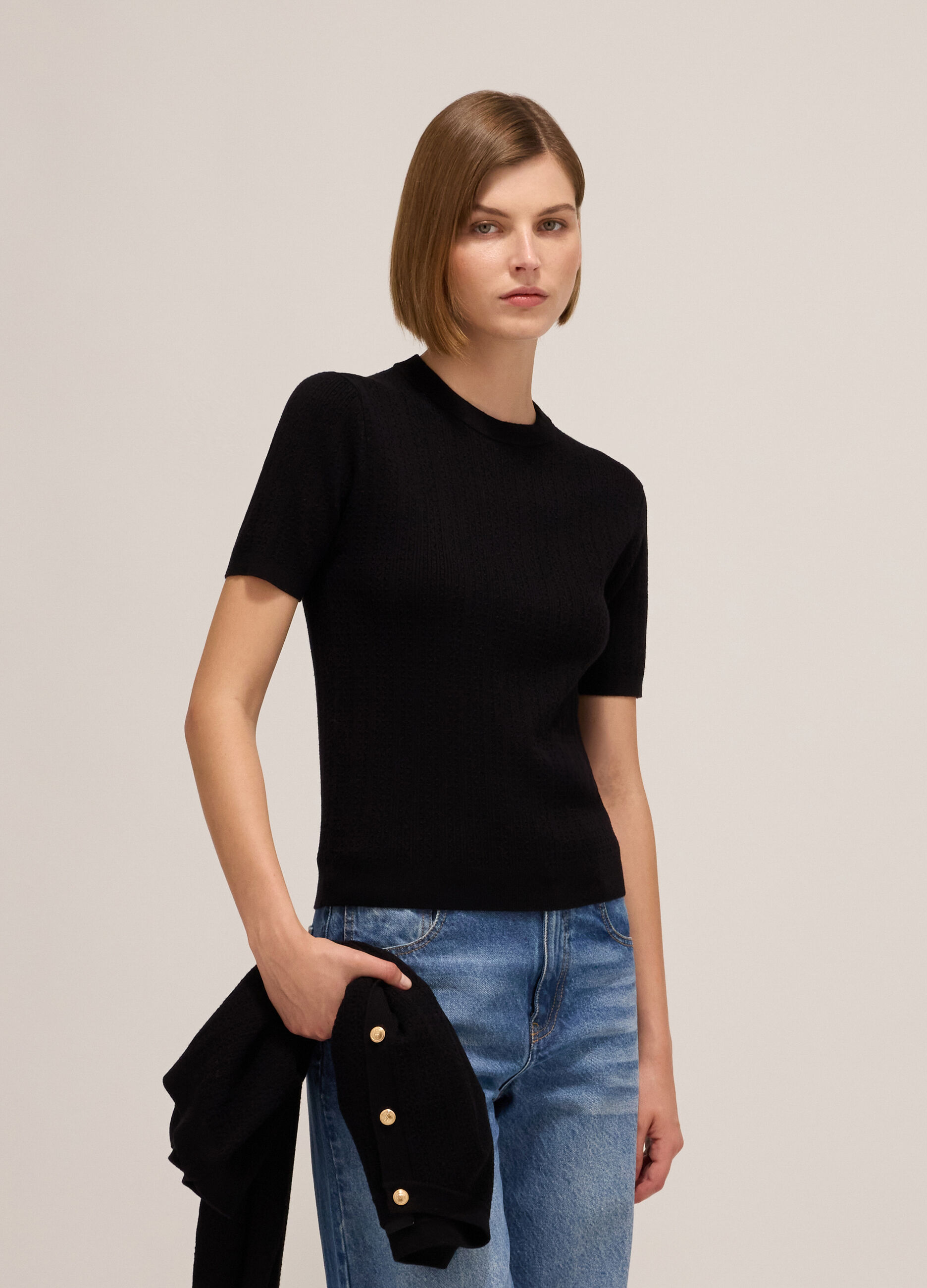Knitted top with short sleeves