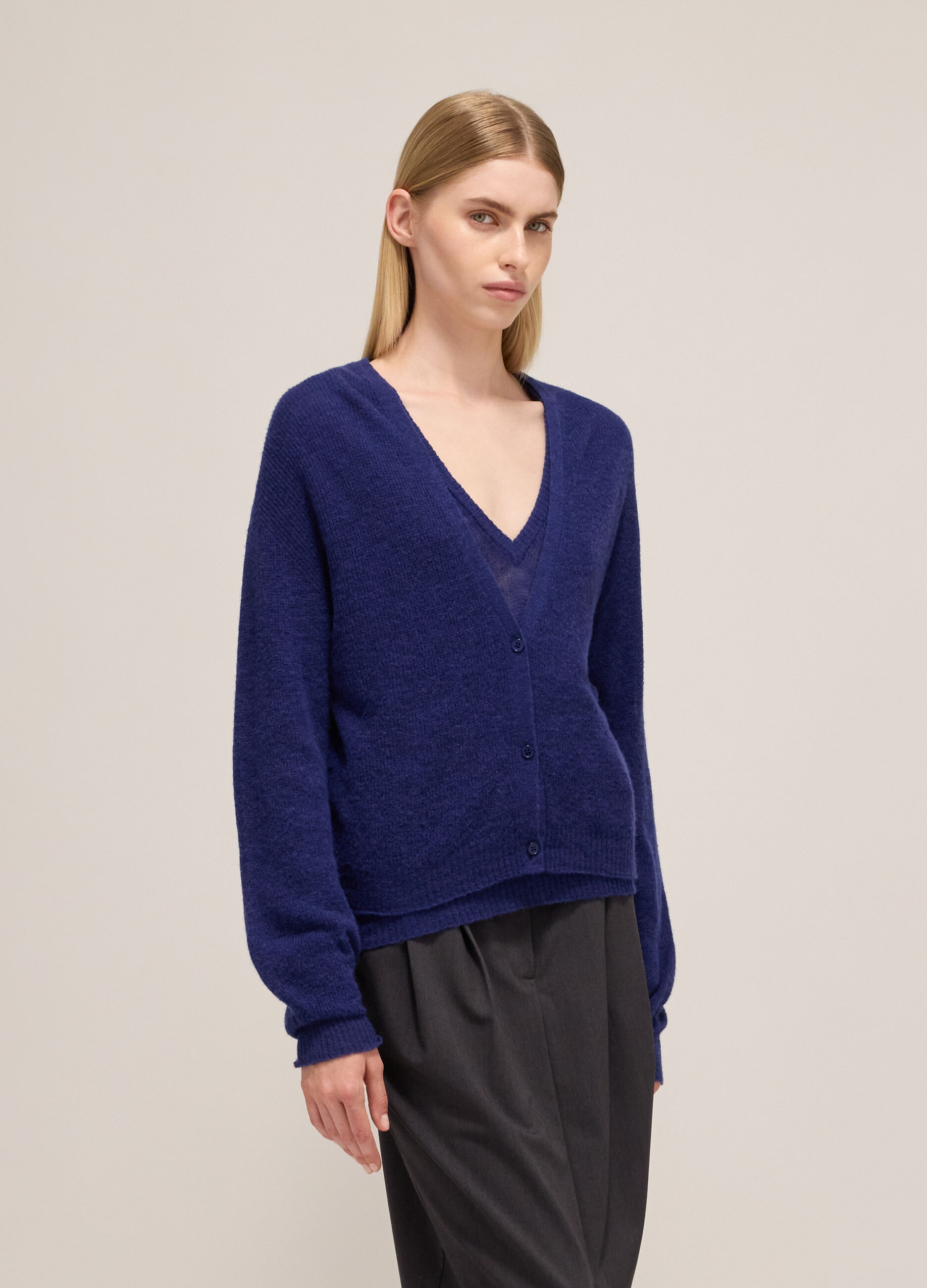 Knitted cardigan with V neck