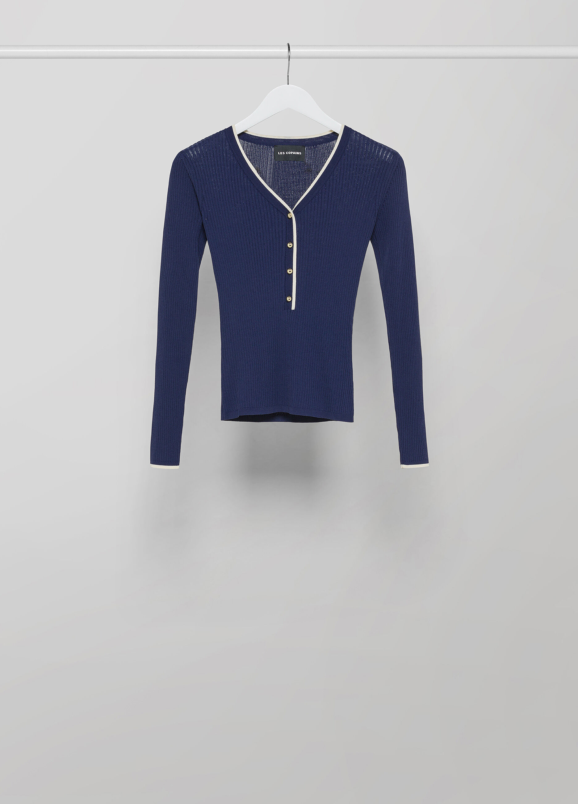 Ribbed tricot with buttons