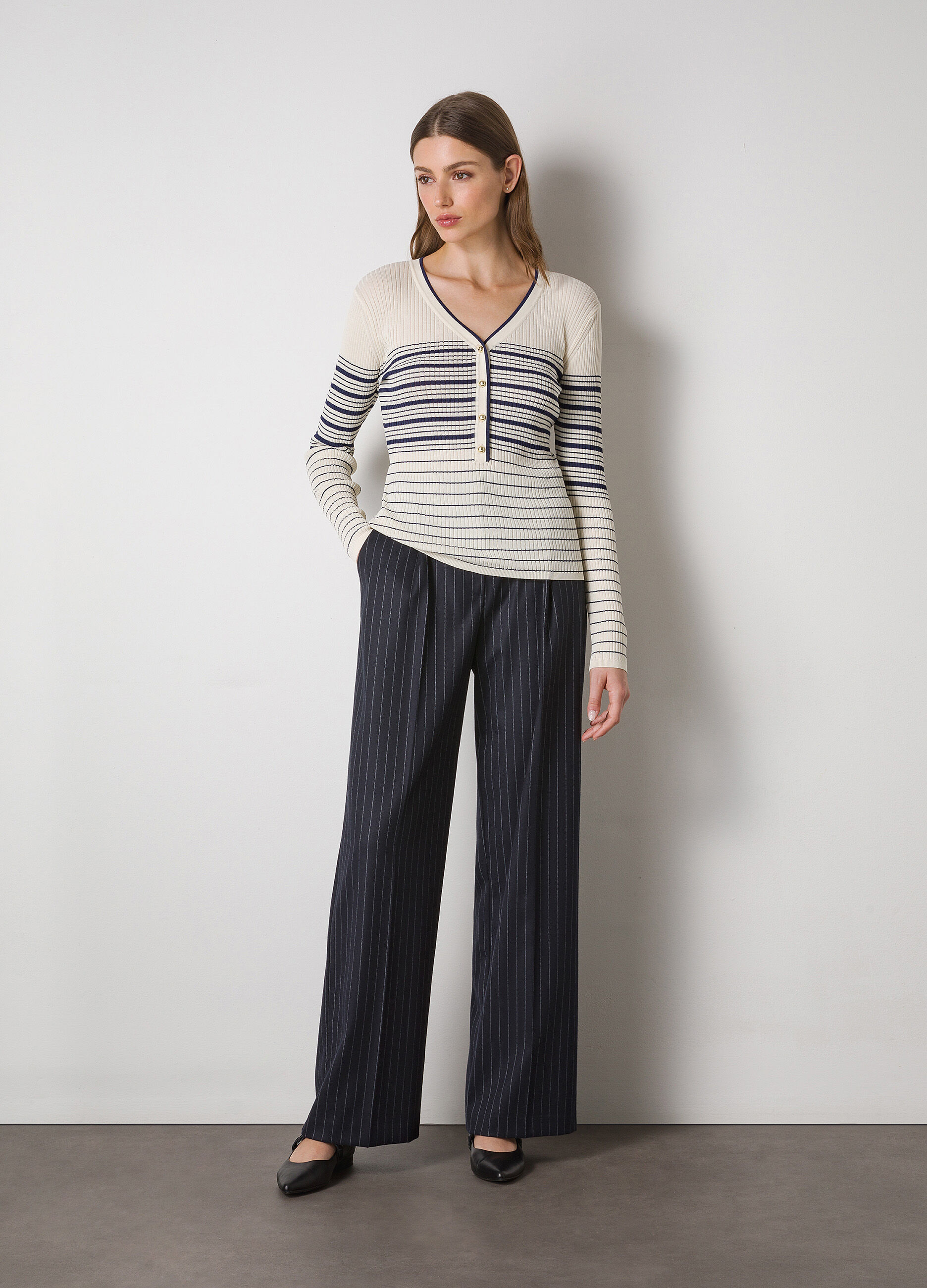 Striped ribbed tricot with buttons