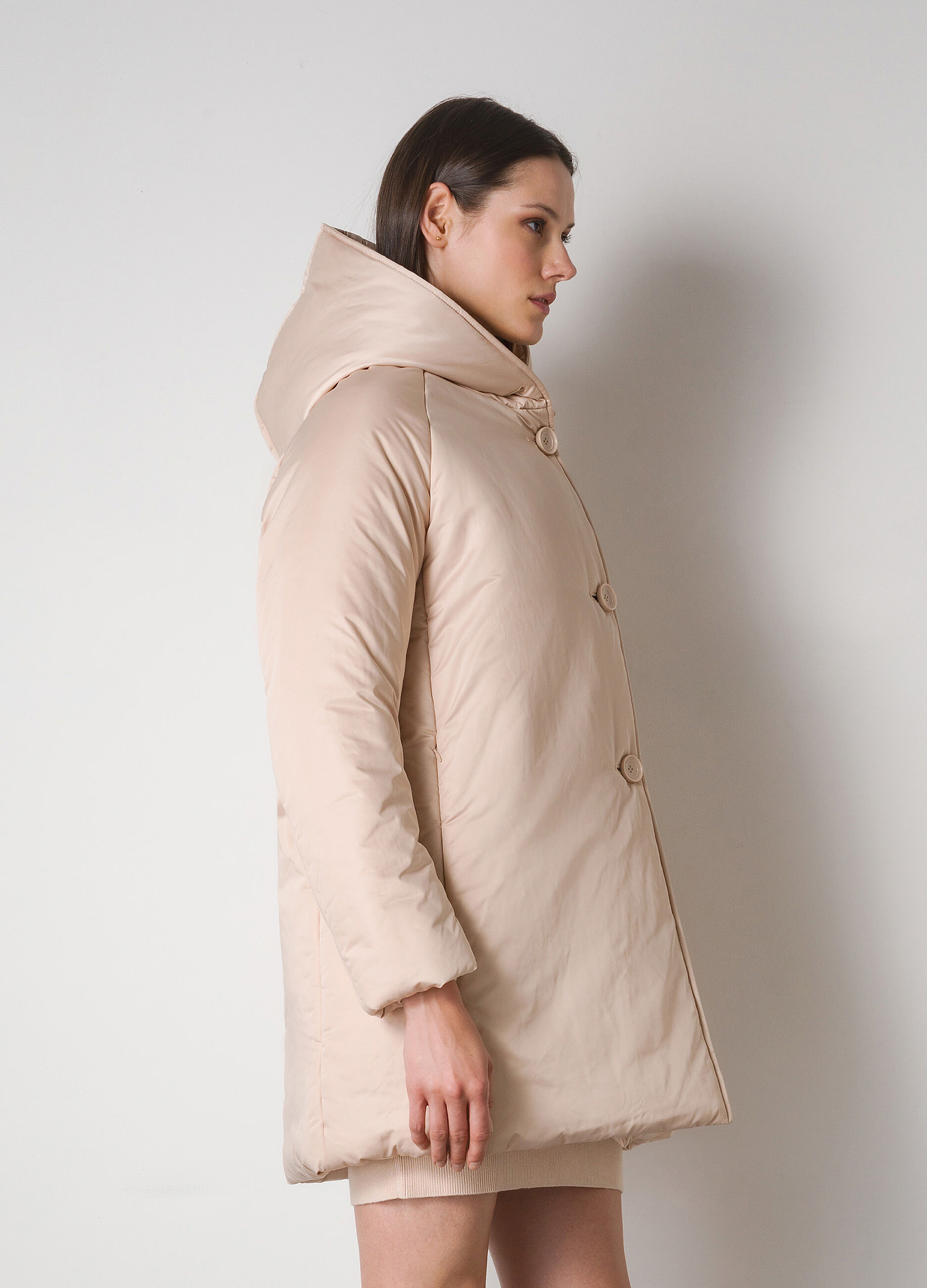 Satin-effect down jacket with hood_3