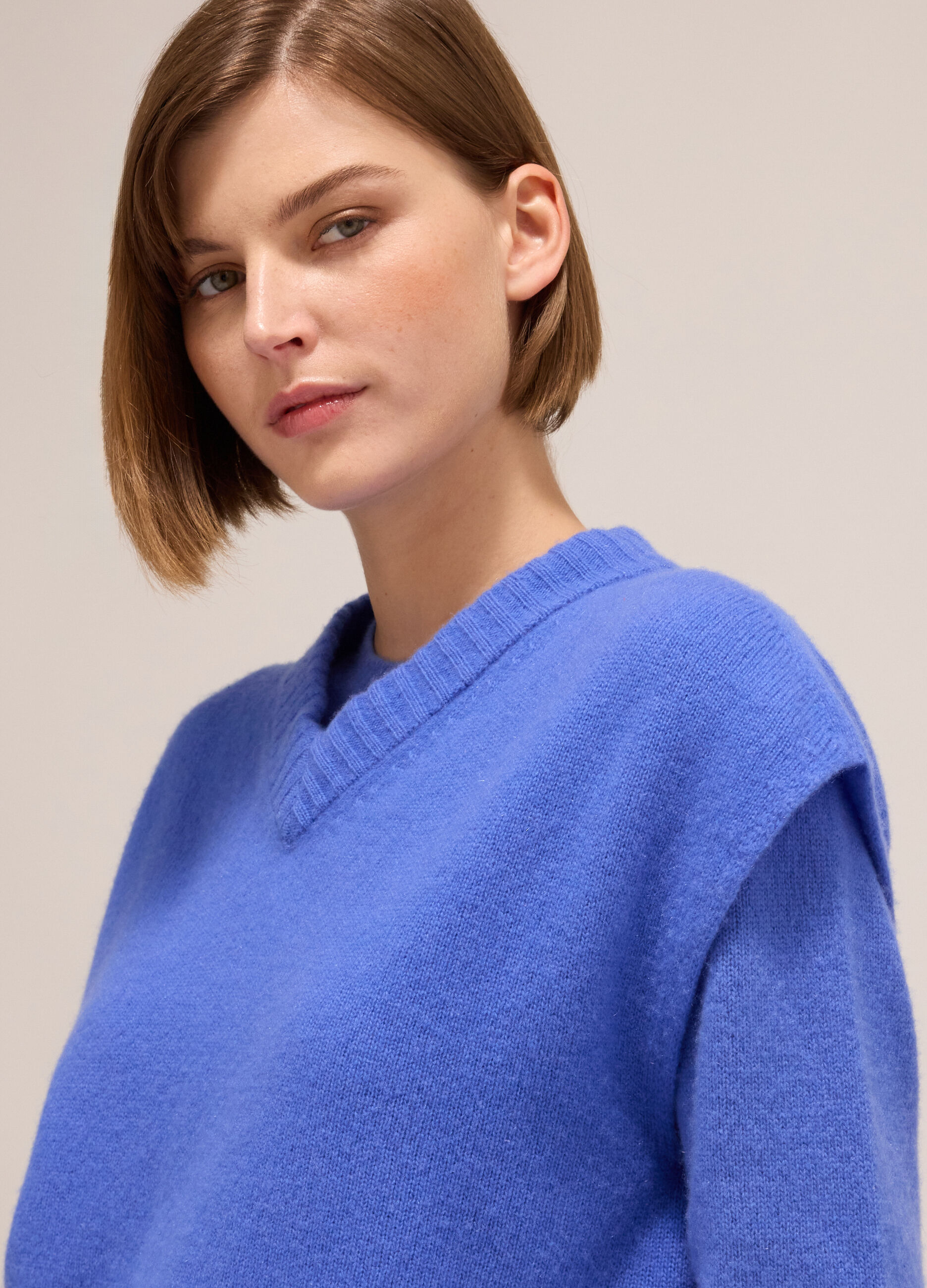 Knitted gilet in cashmere and merino wool